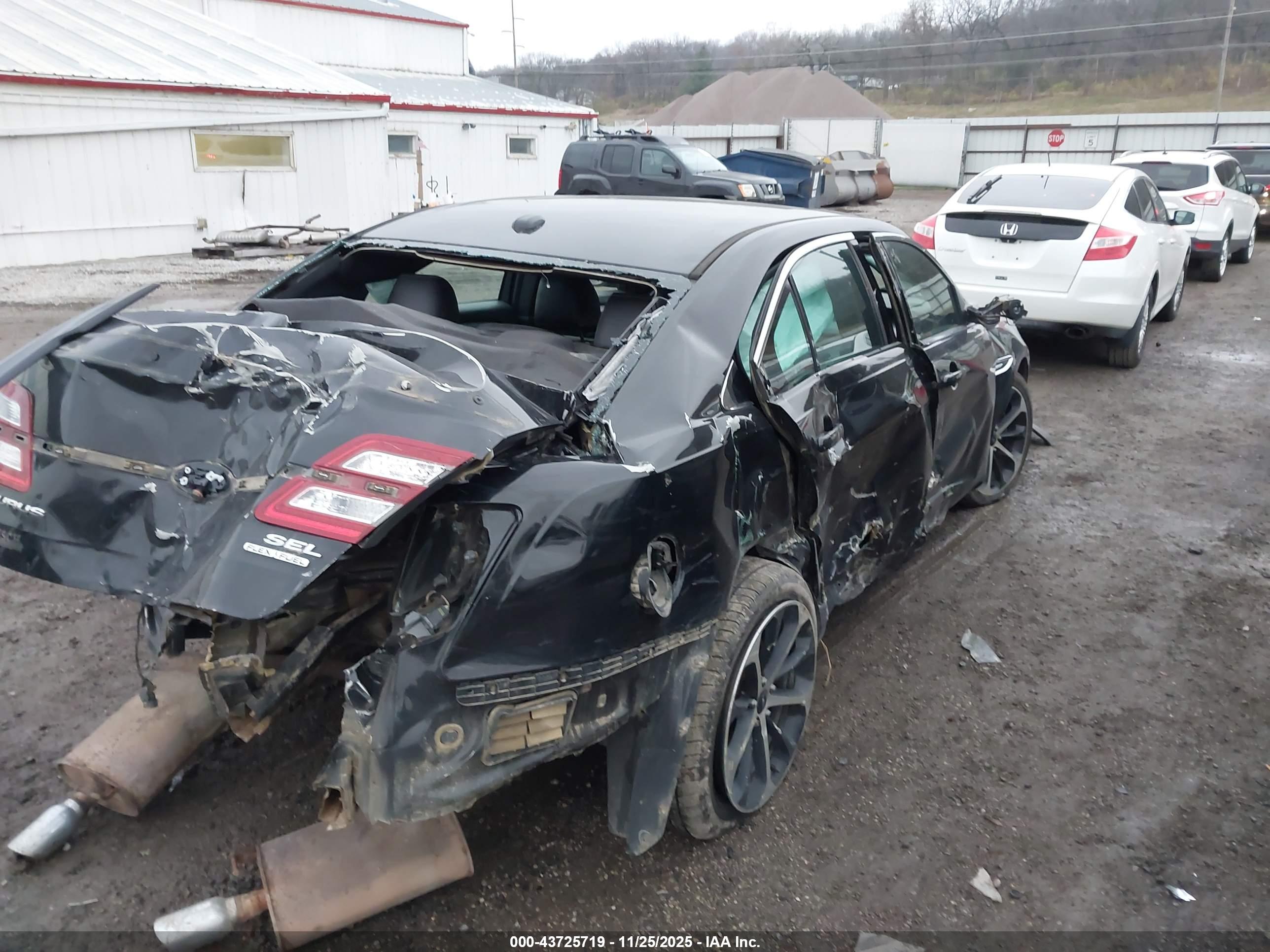 FORD TAURUS image 4