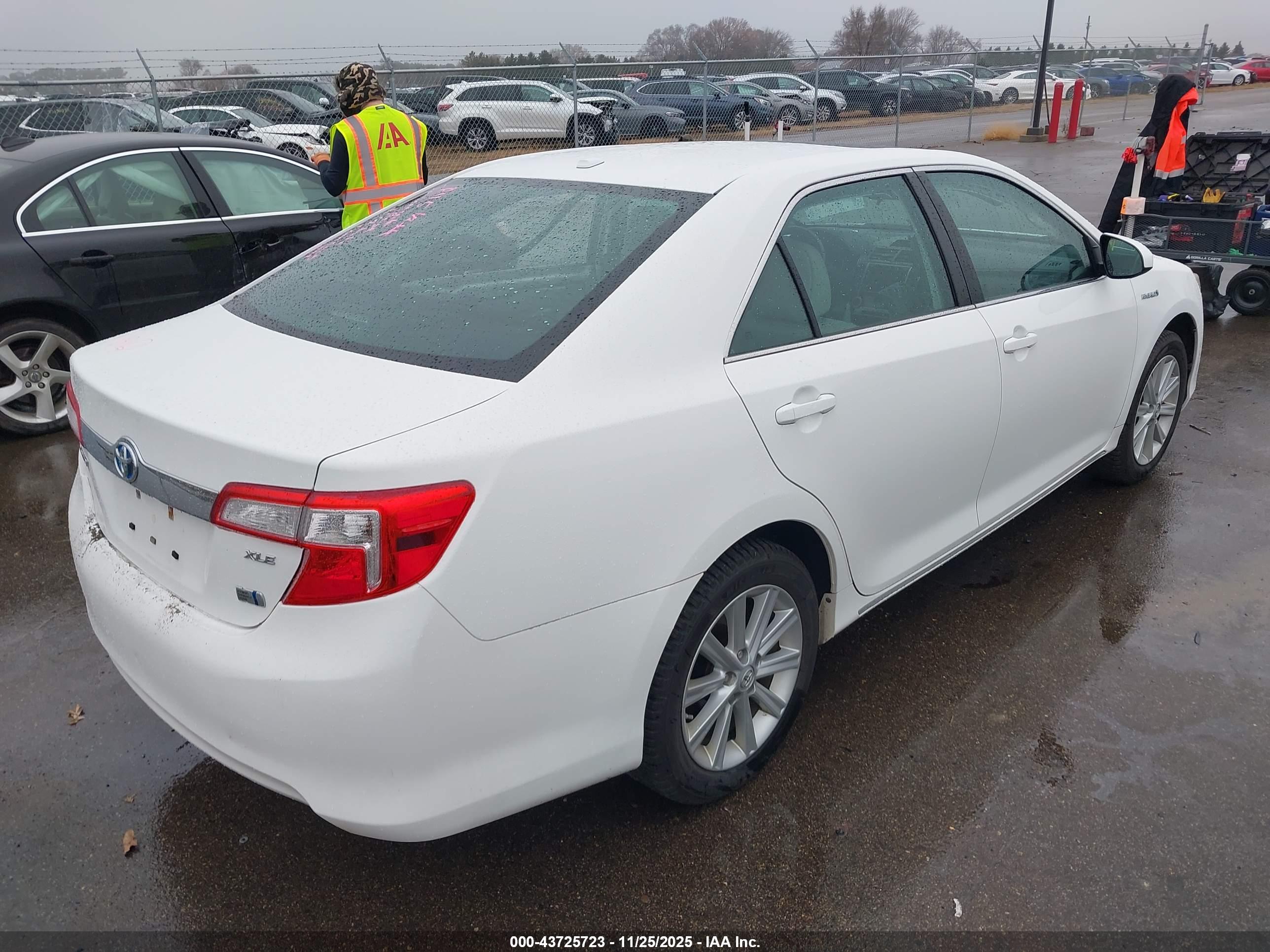 TOYOTA CAMRY image 4