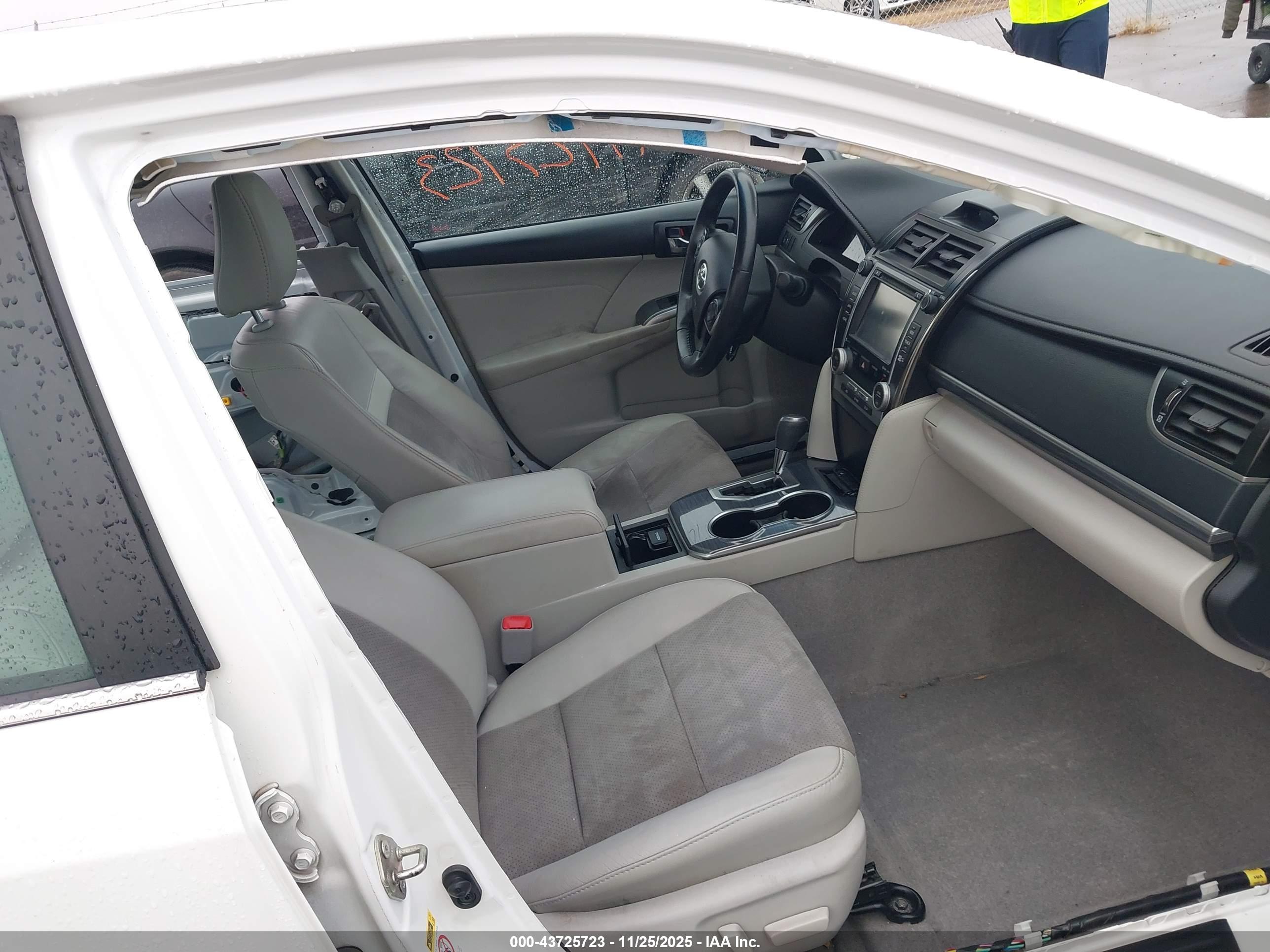 TOYOTA CAMRY image 5