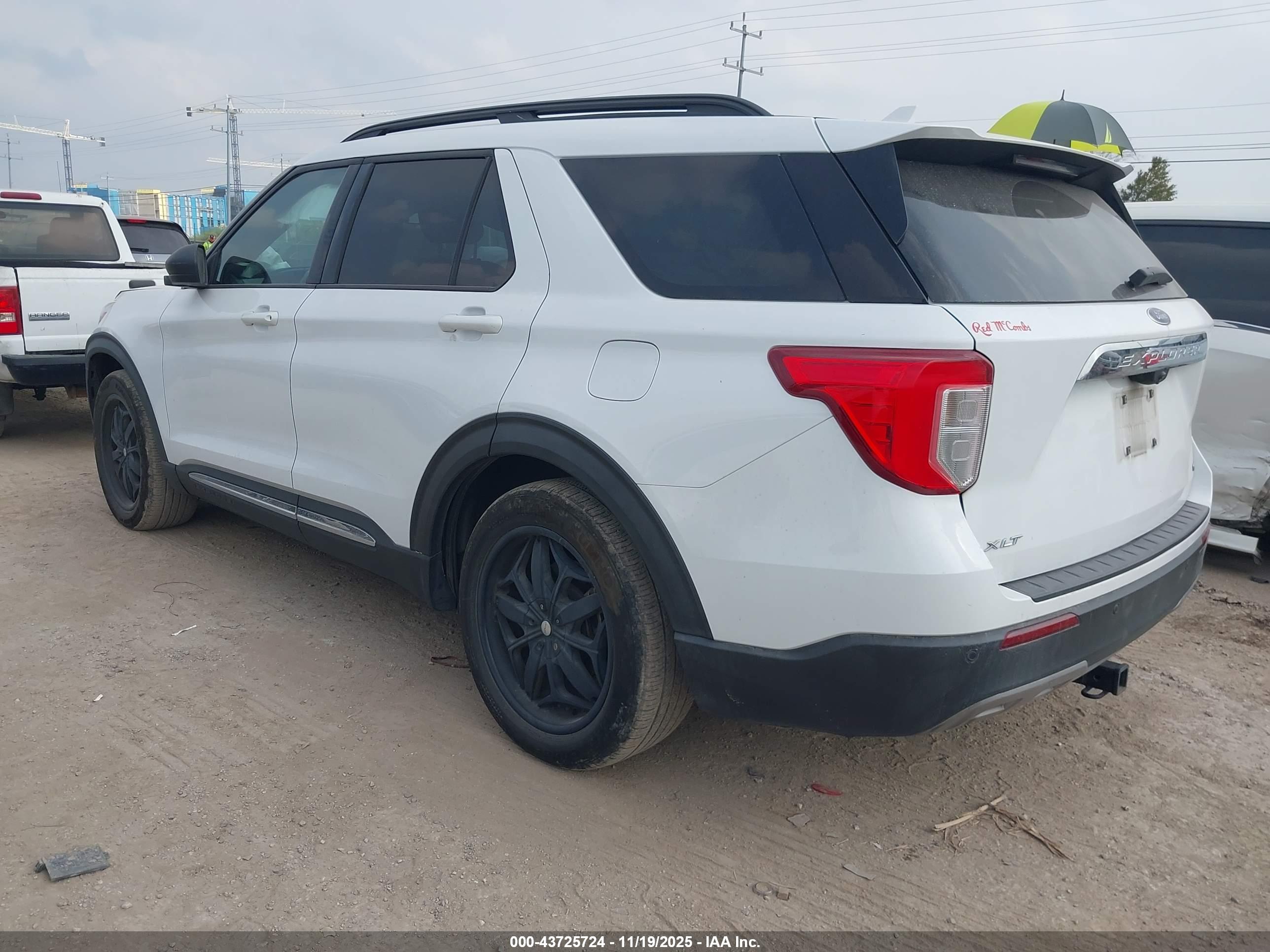 FORD EXPLORER image 3