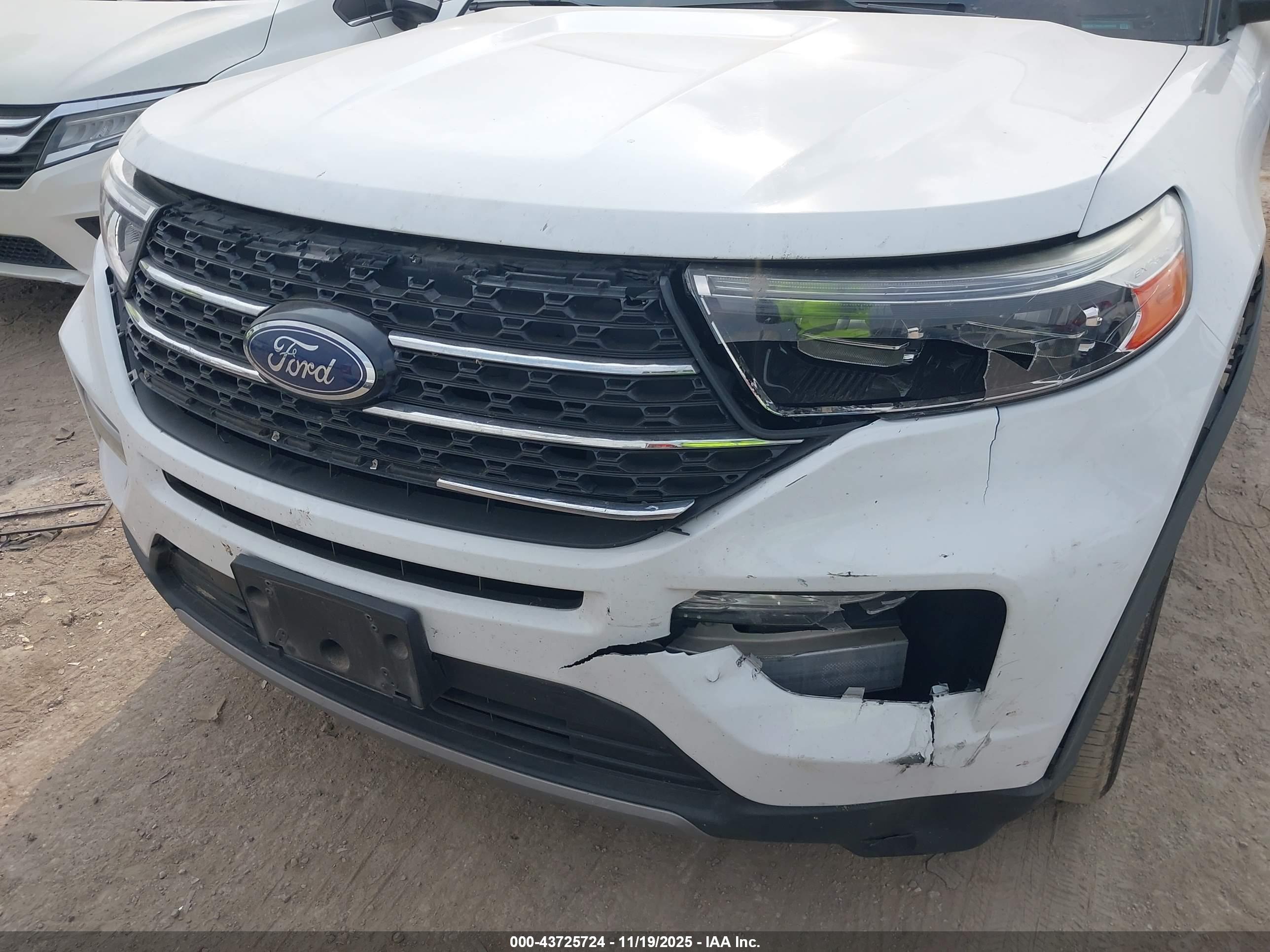 FORD EXPLORER image 6