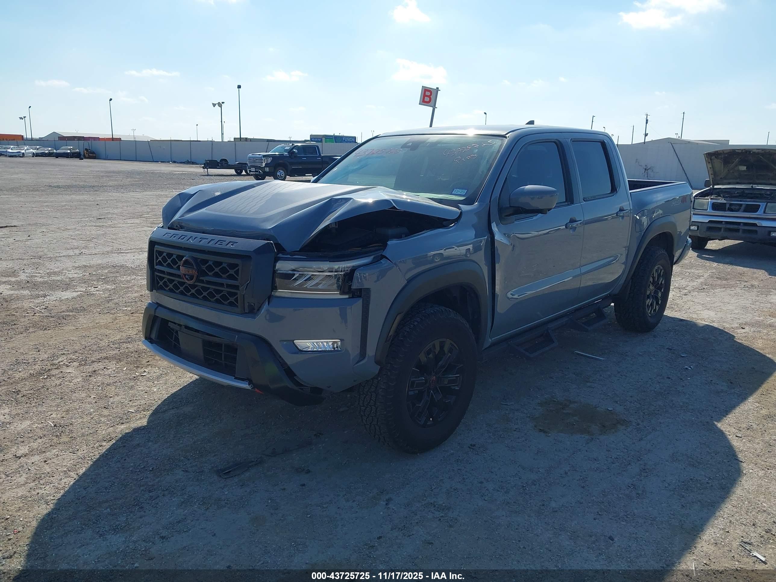 NISSAN FRONTIER image 2