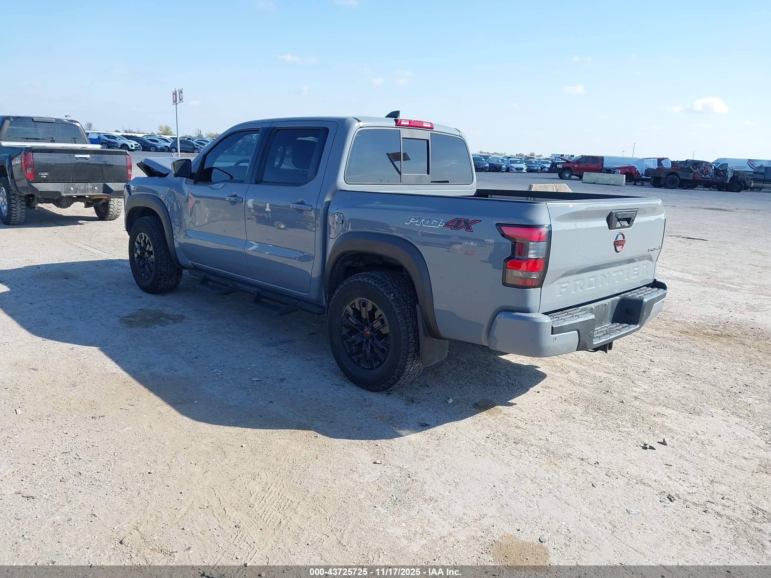 NISSAN FRONTIER image 3