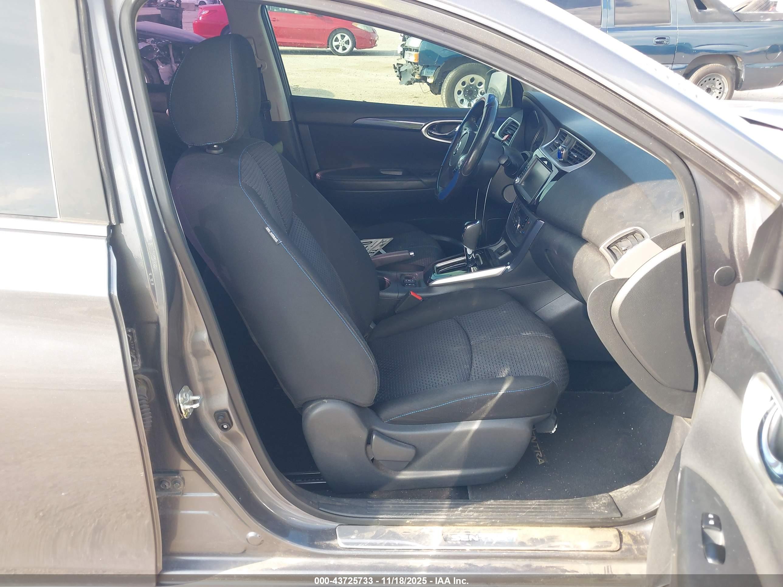 NISSAN SENTRA image 5
