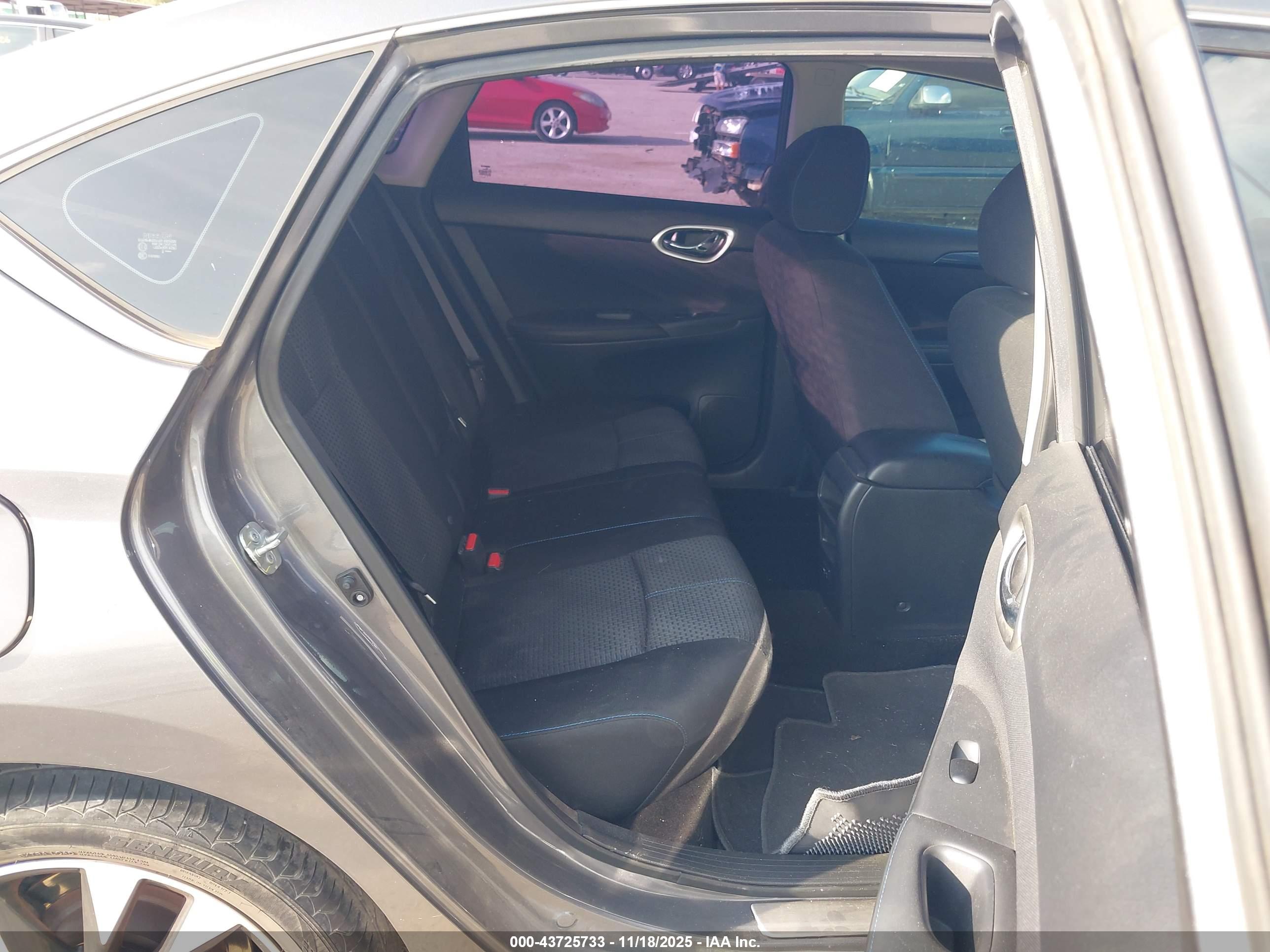 NISSAN SENTRA image 8