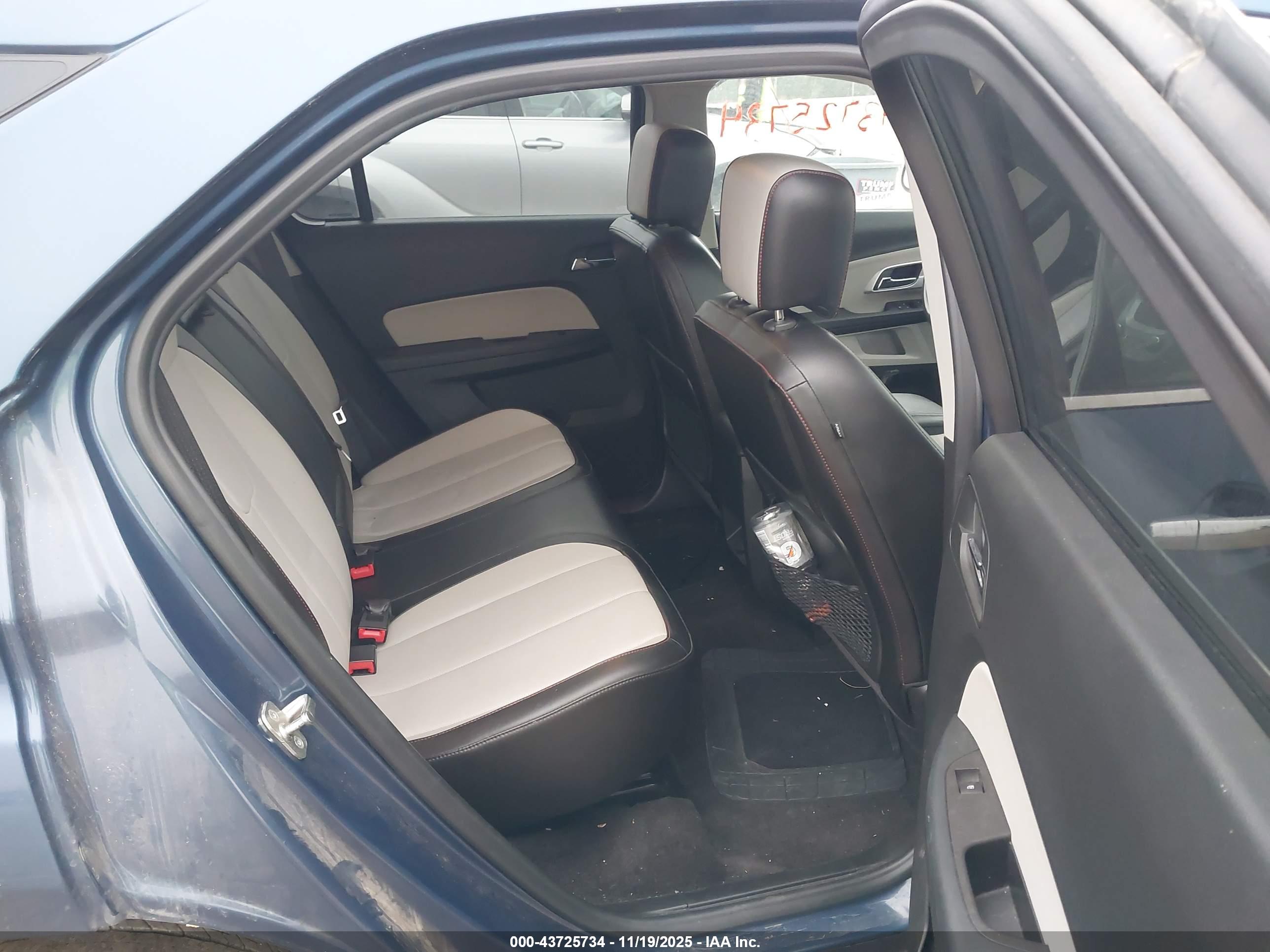 CHEVROLET EQUINOX image 8