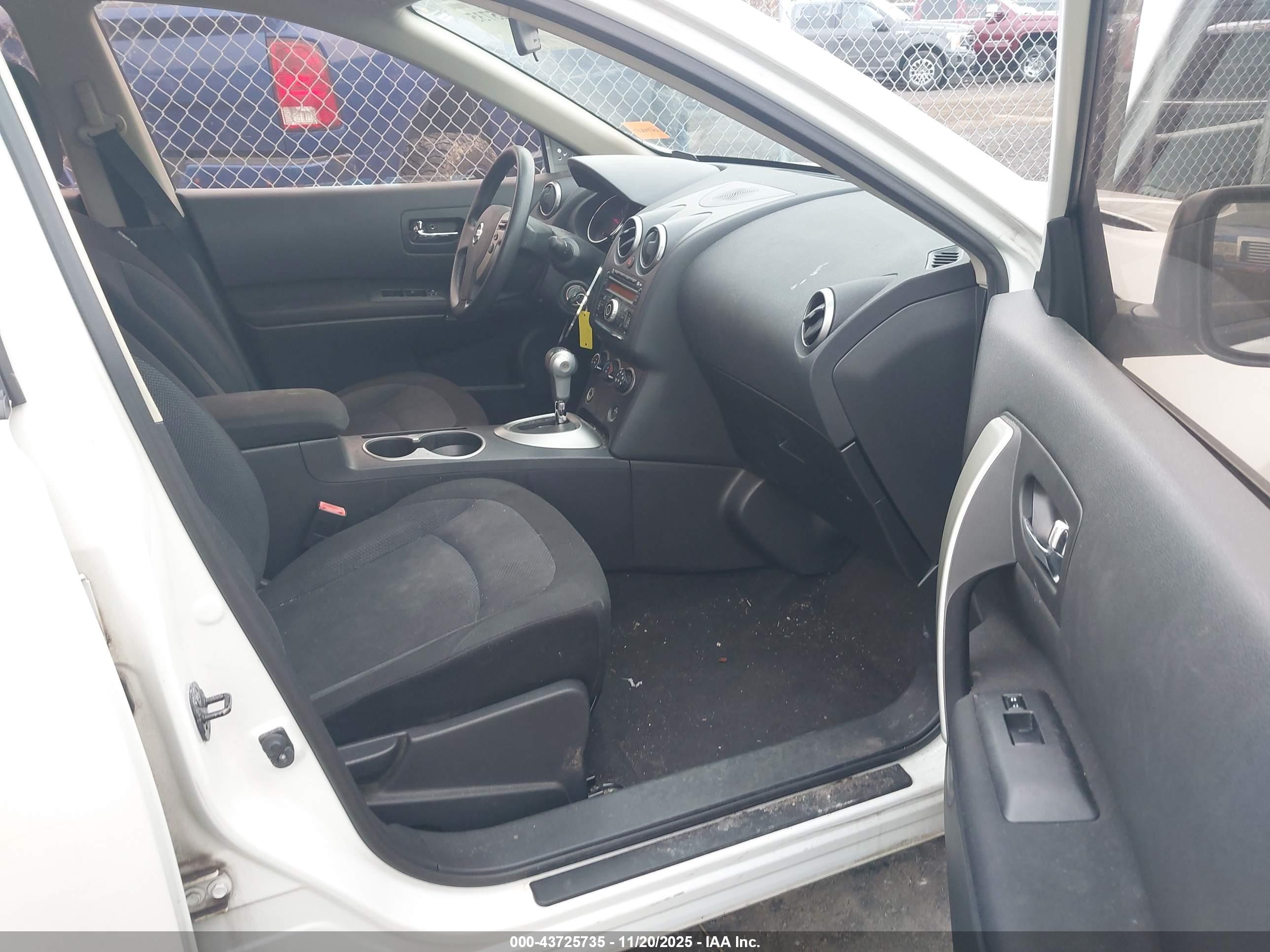 NISSAN ROGUE image 5
