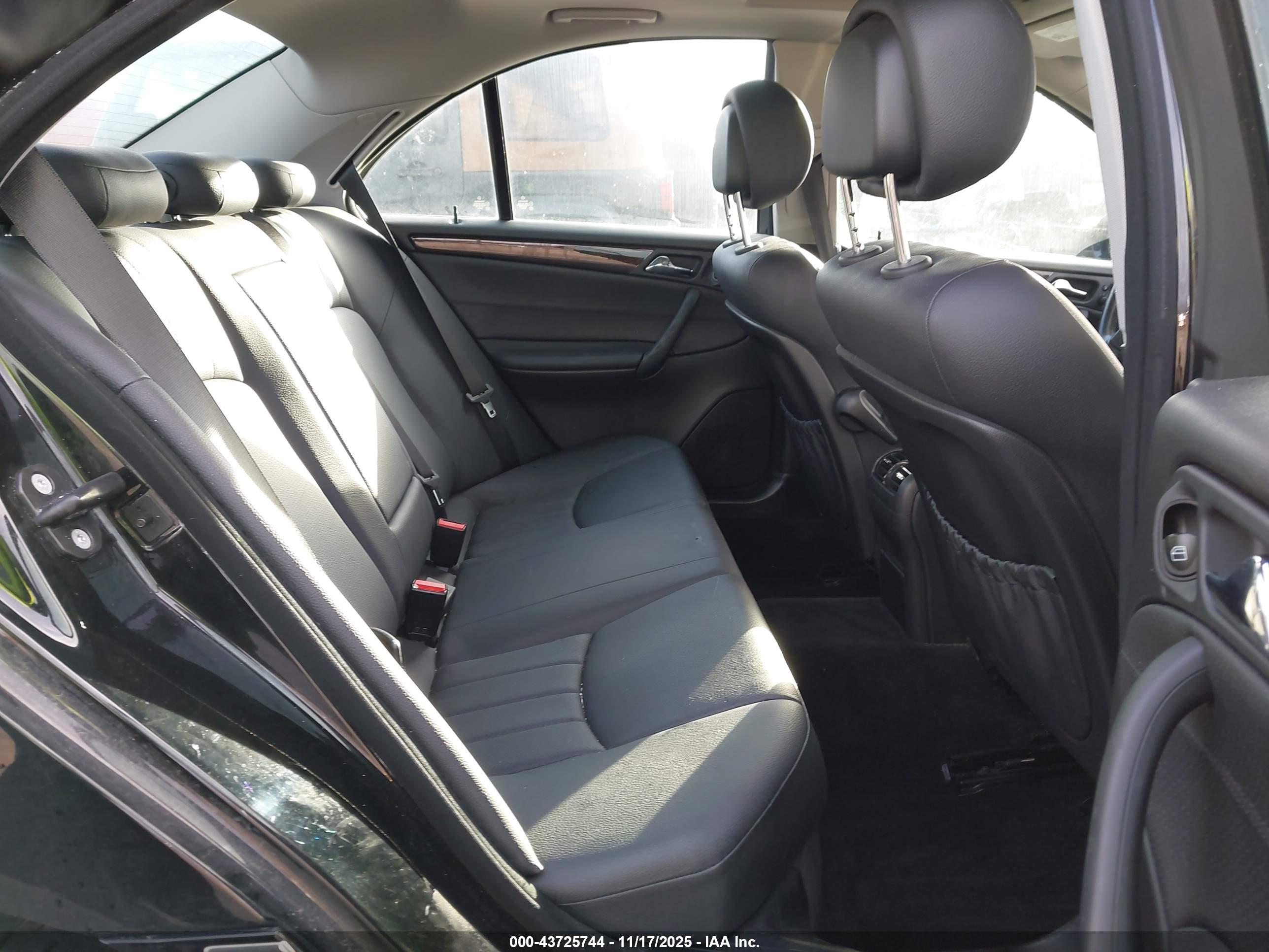 MERCEDES-BENZ C image 8