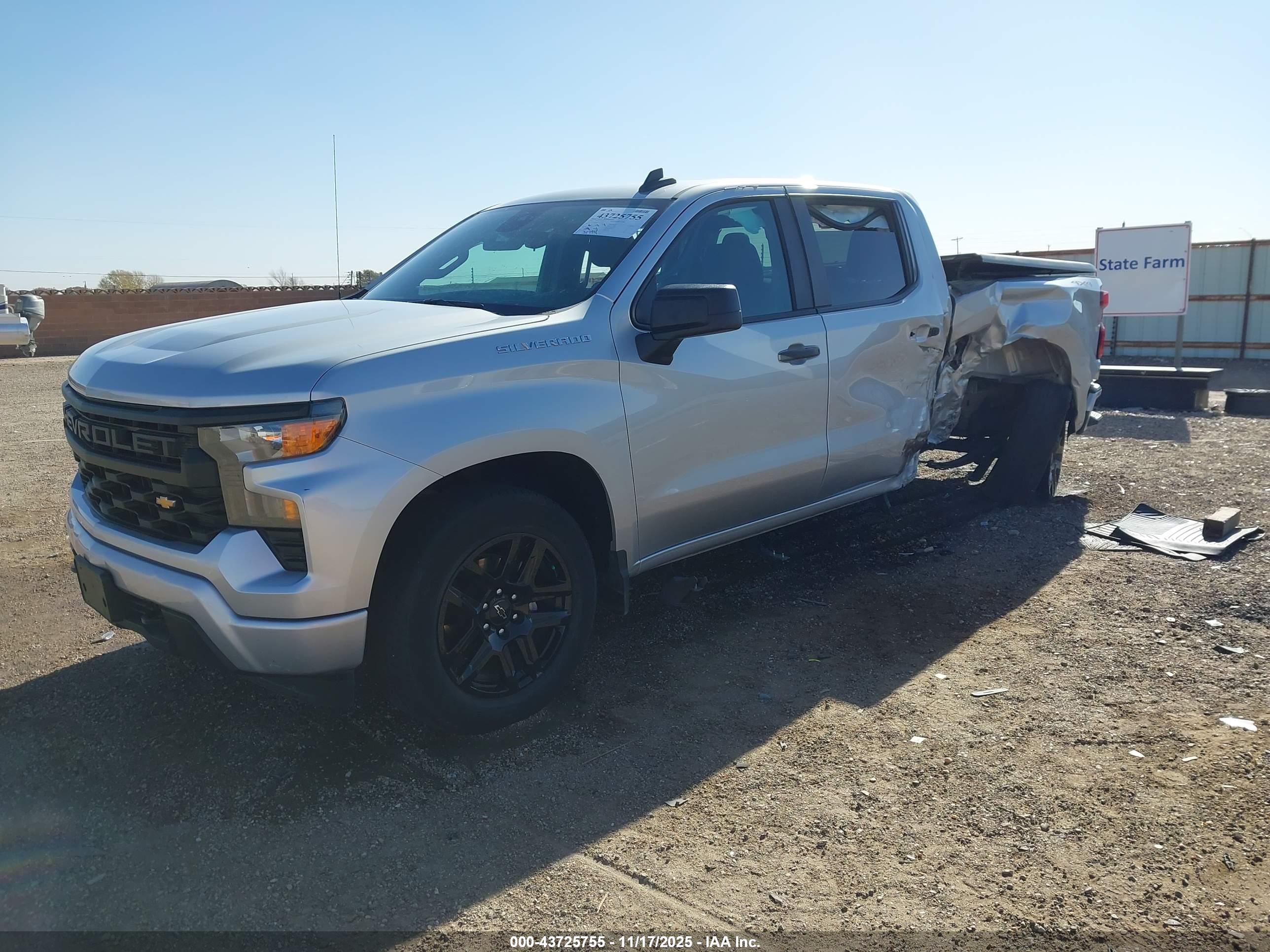 CHEVROLET SILVERADO image 2
