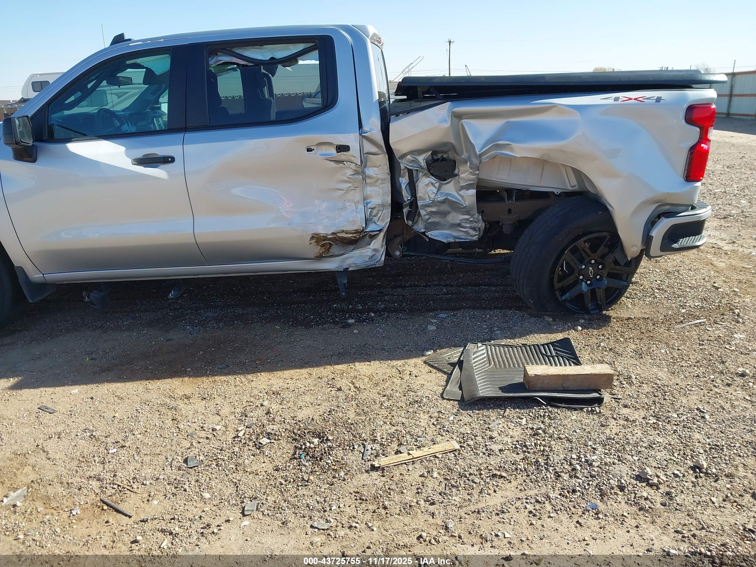 CHEVROLET SILVERADO image 6