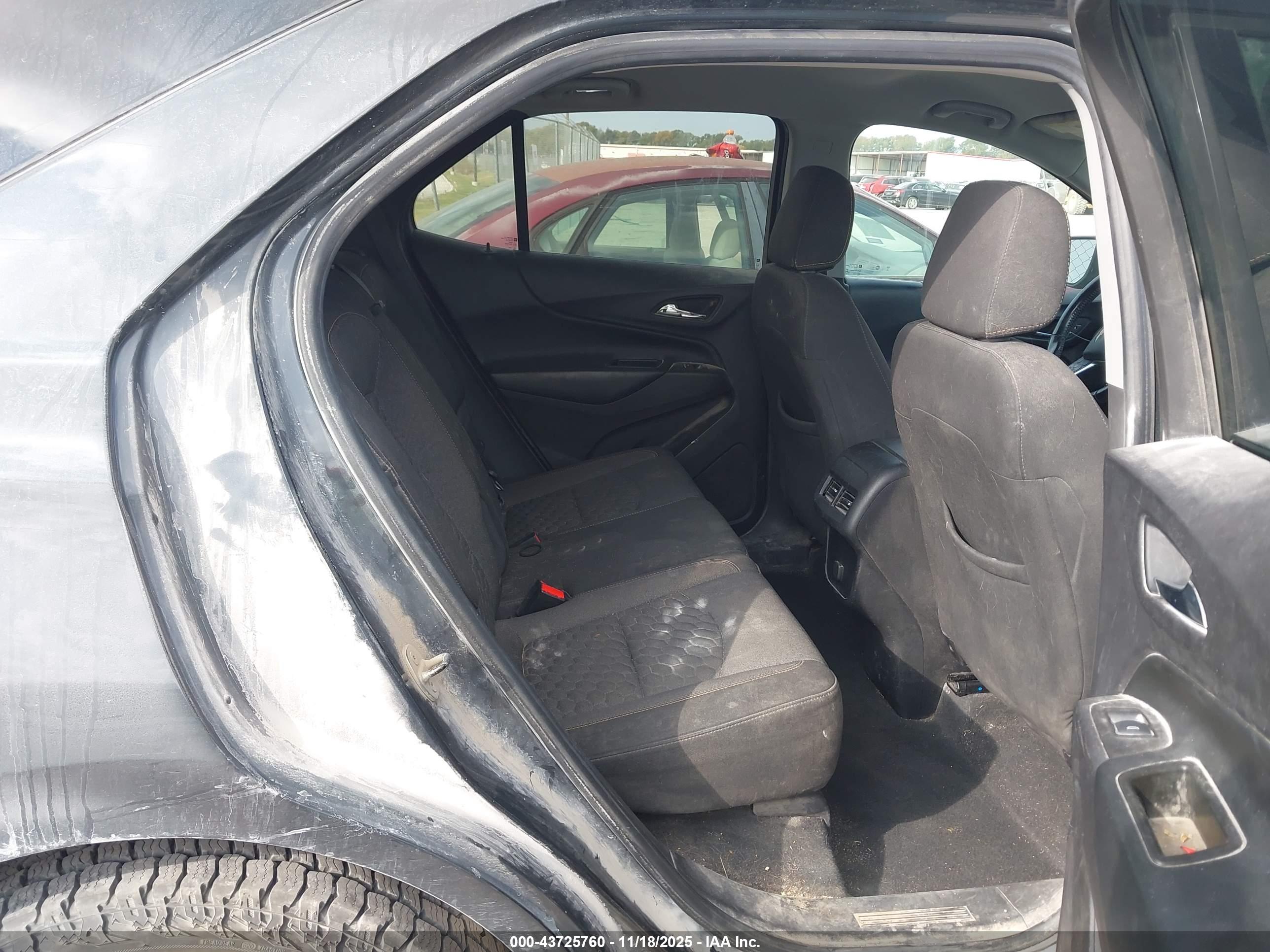 CHEVROLET EQUINOX image 8