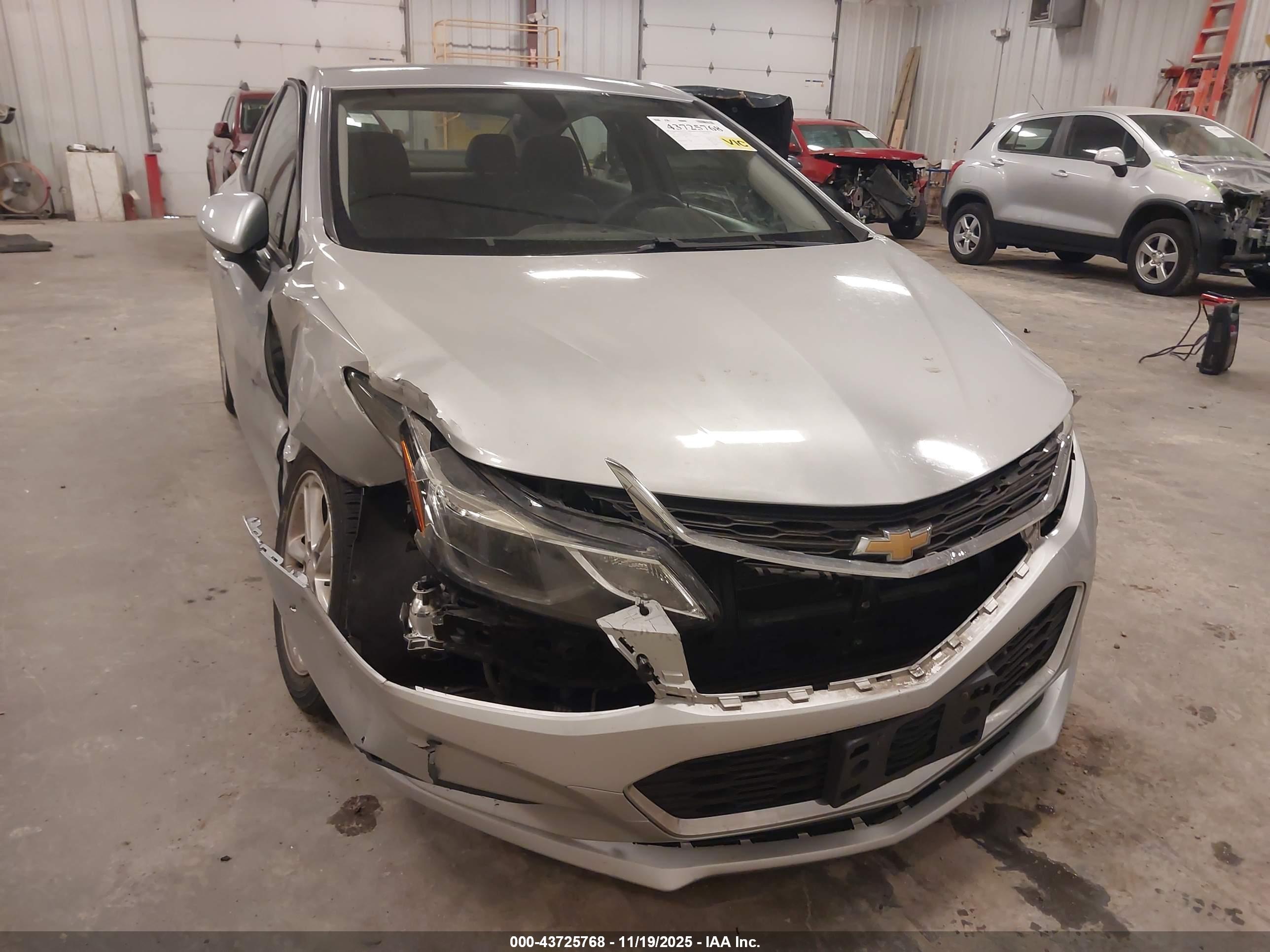 CHEVROLET CRUZE image 6