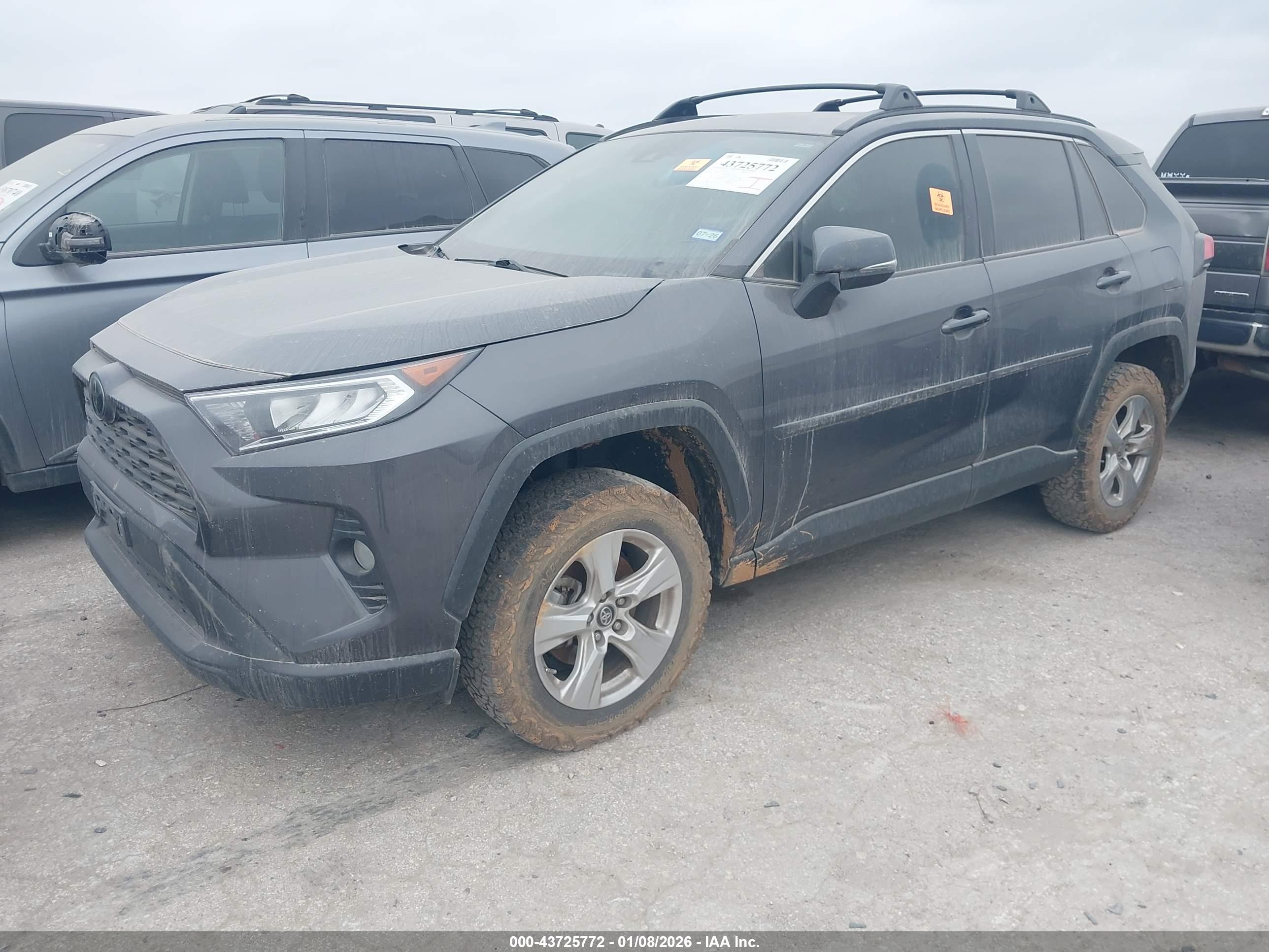 TOYOTA RAV4 image 2