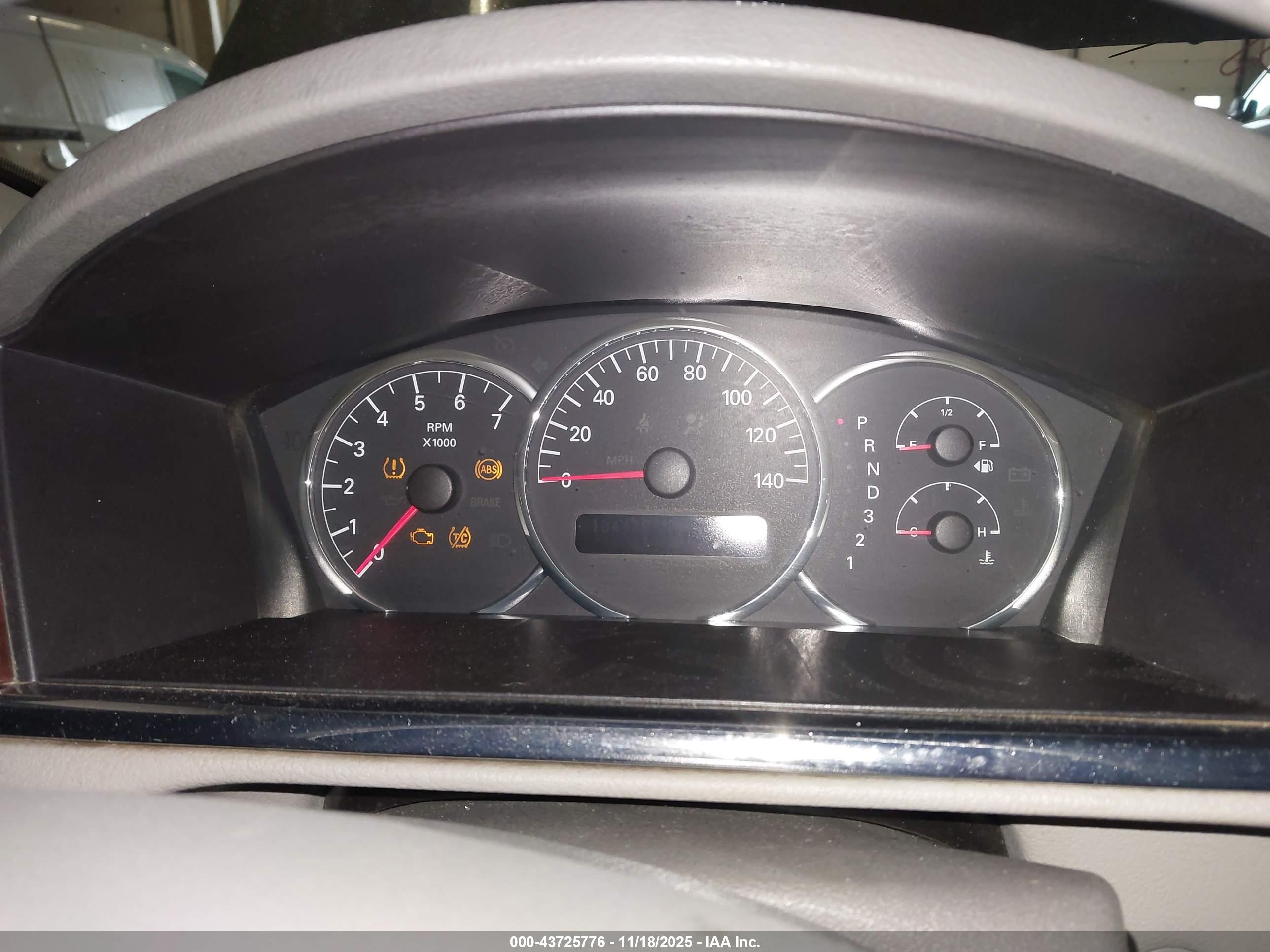 BUICK LACROSSE image 7