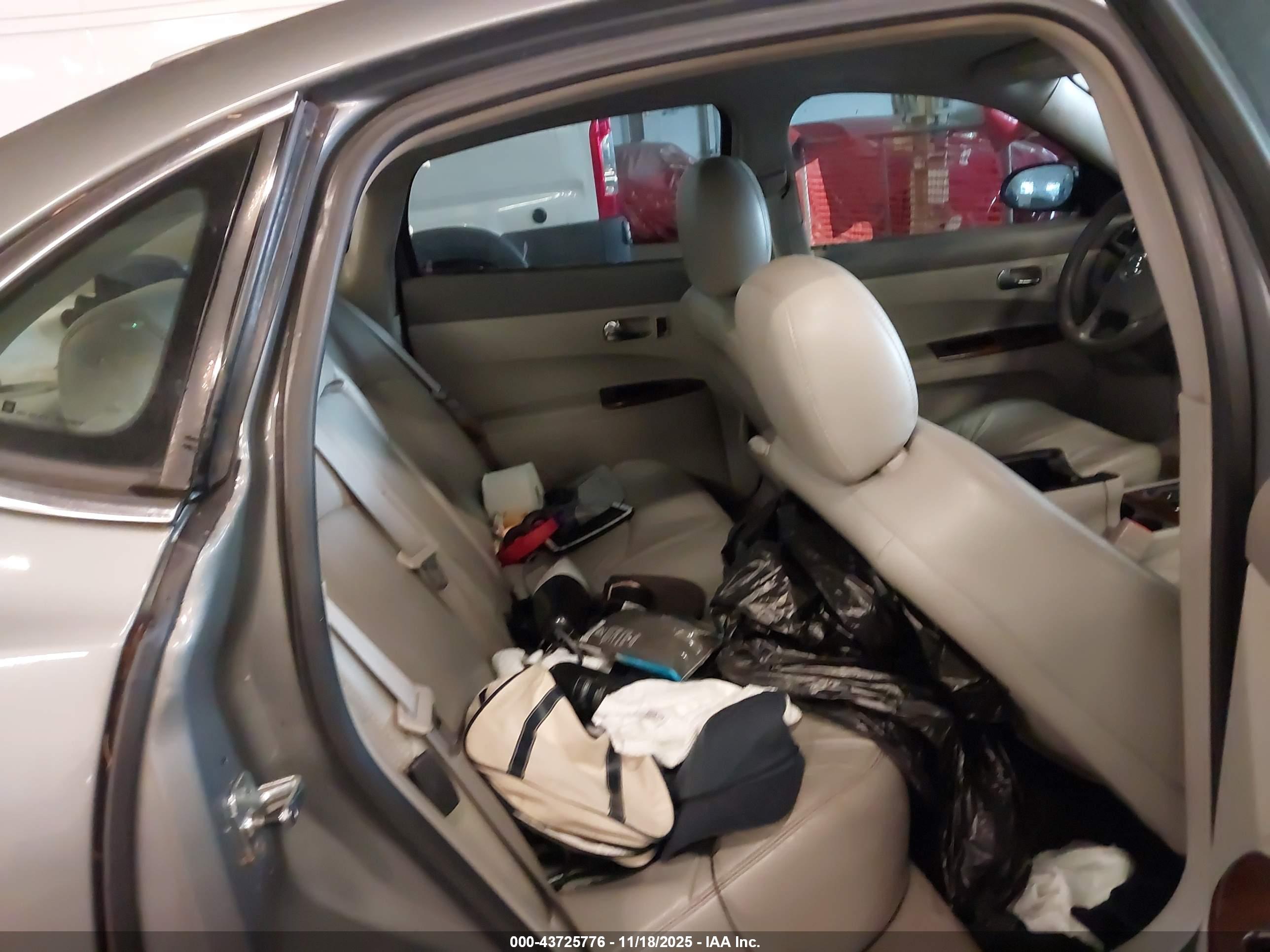 BUICK LACROSSE image 8