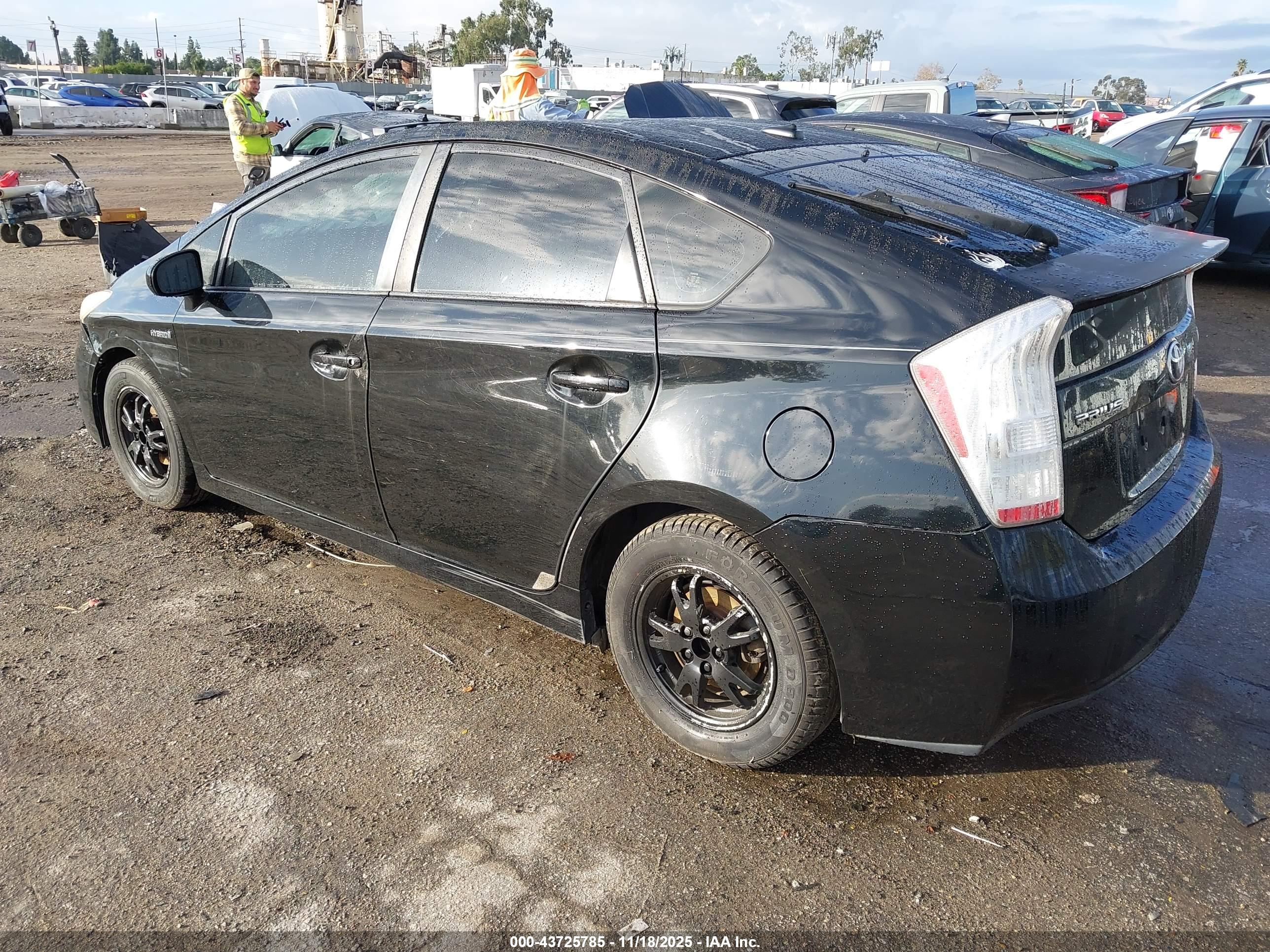 TOYOTA PRIUS image 3