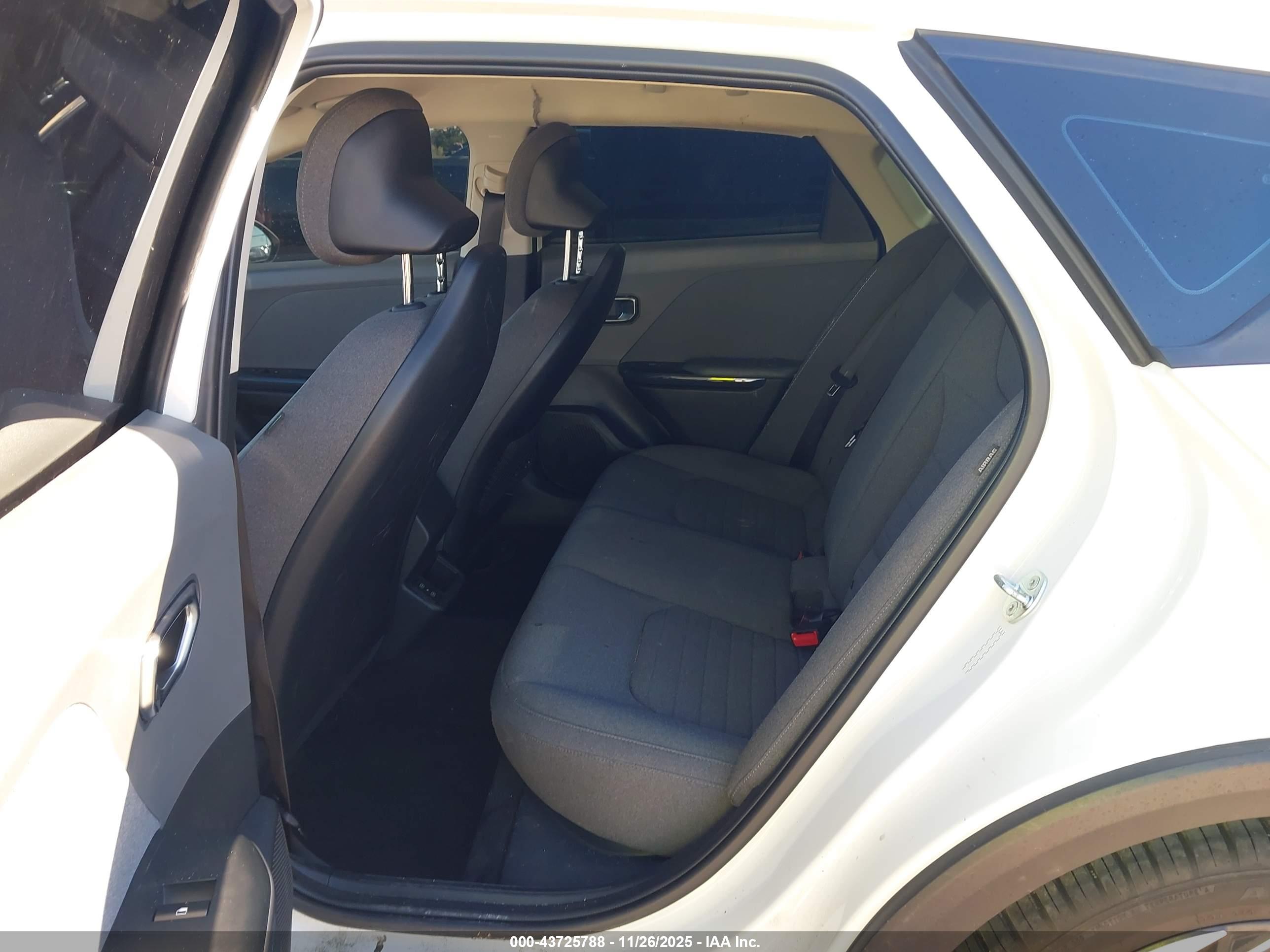 KIA K4 image 8