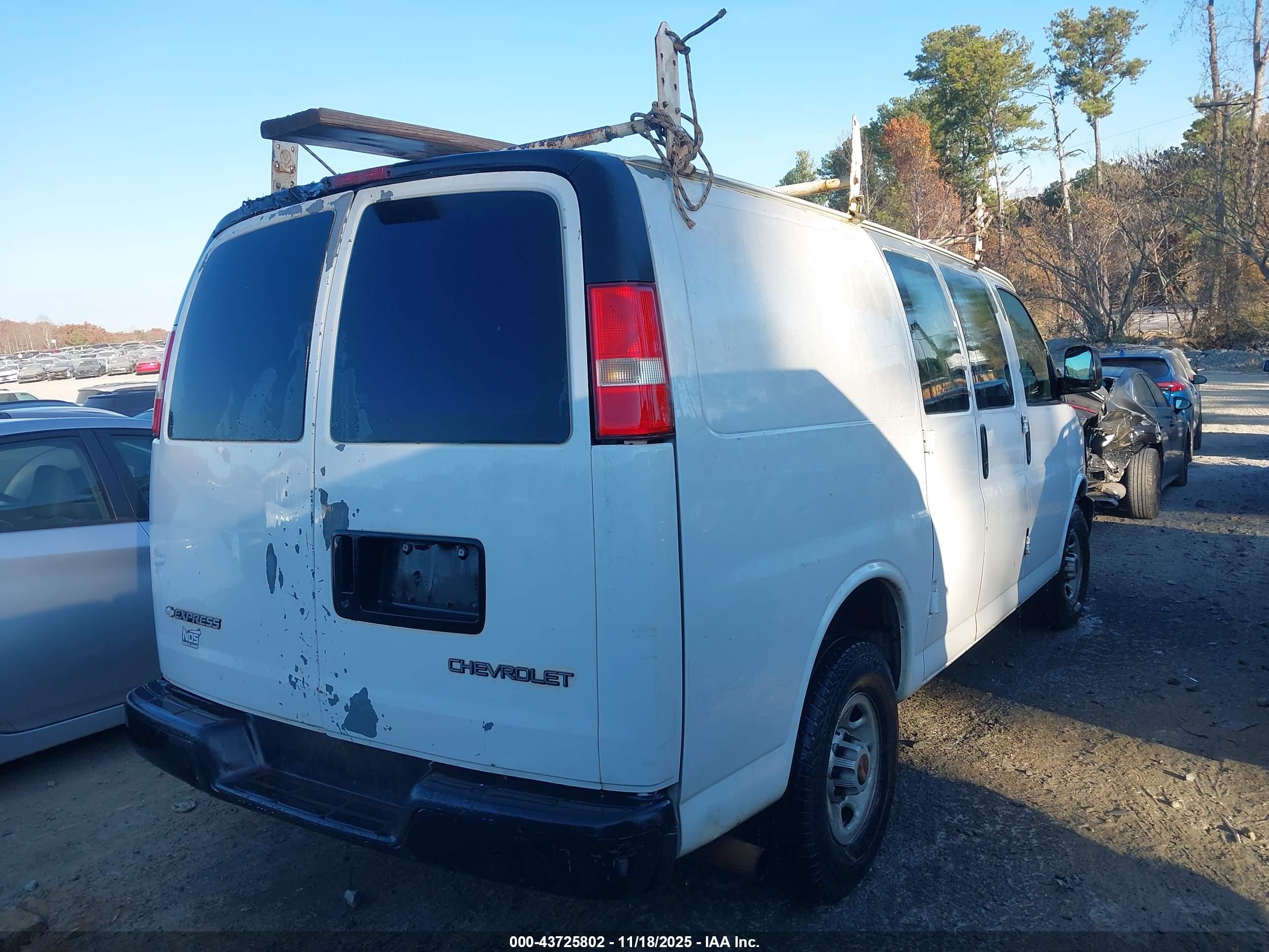 GMC SAVANA image 4