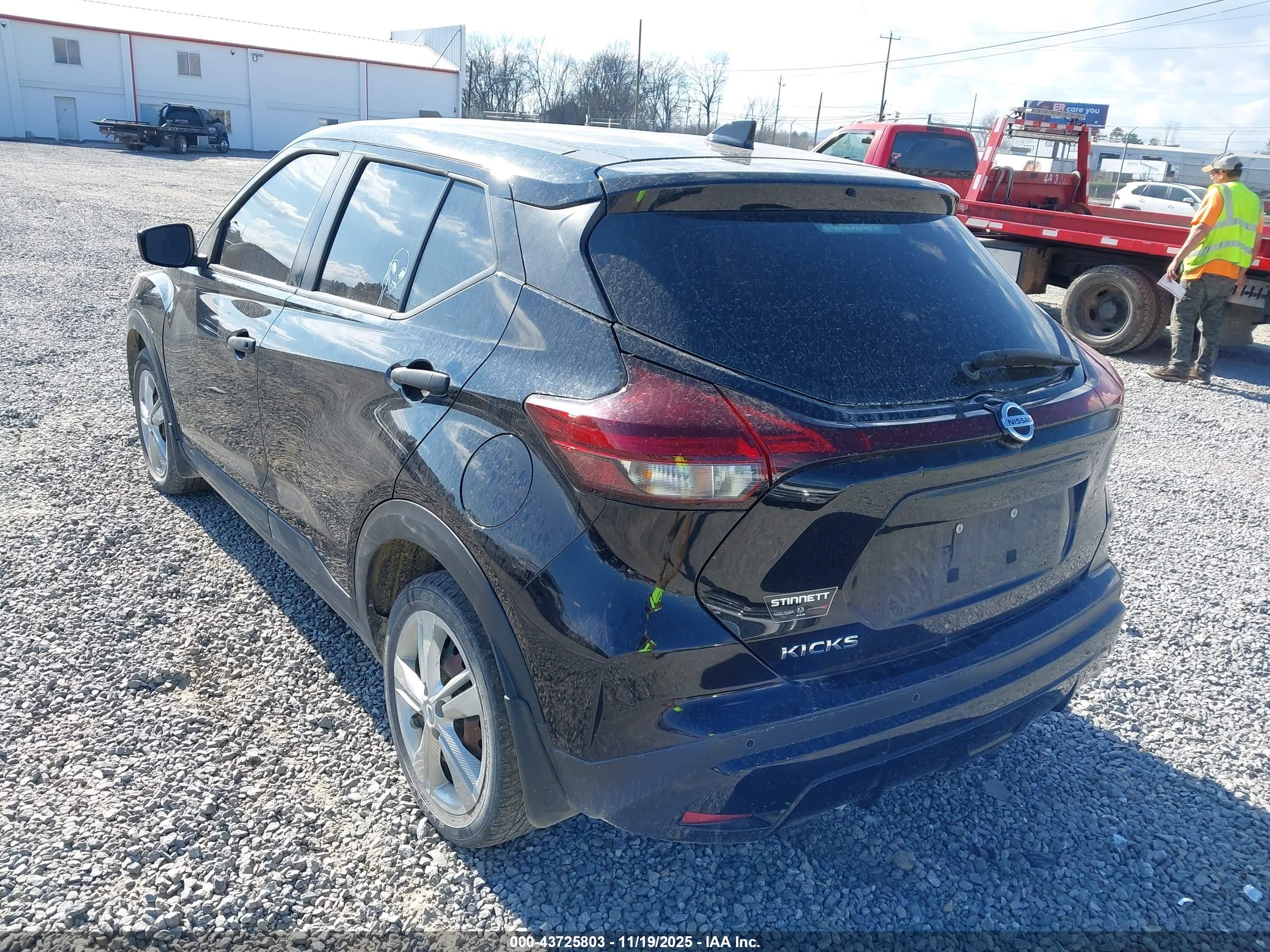 NISSAN KICKS image 3