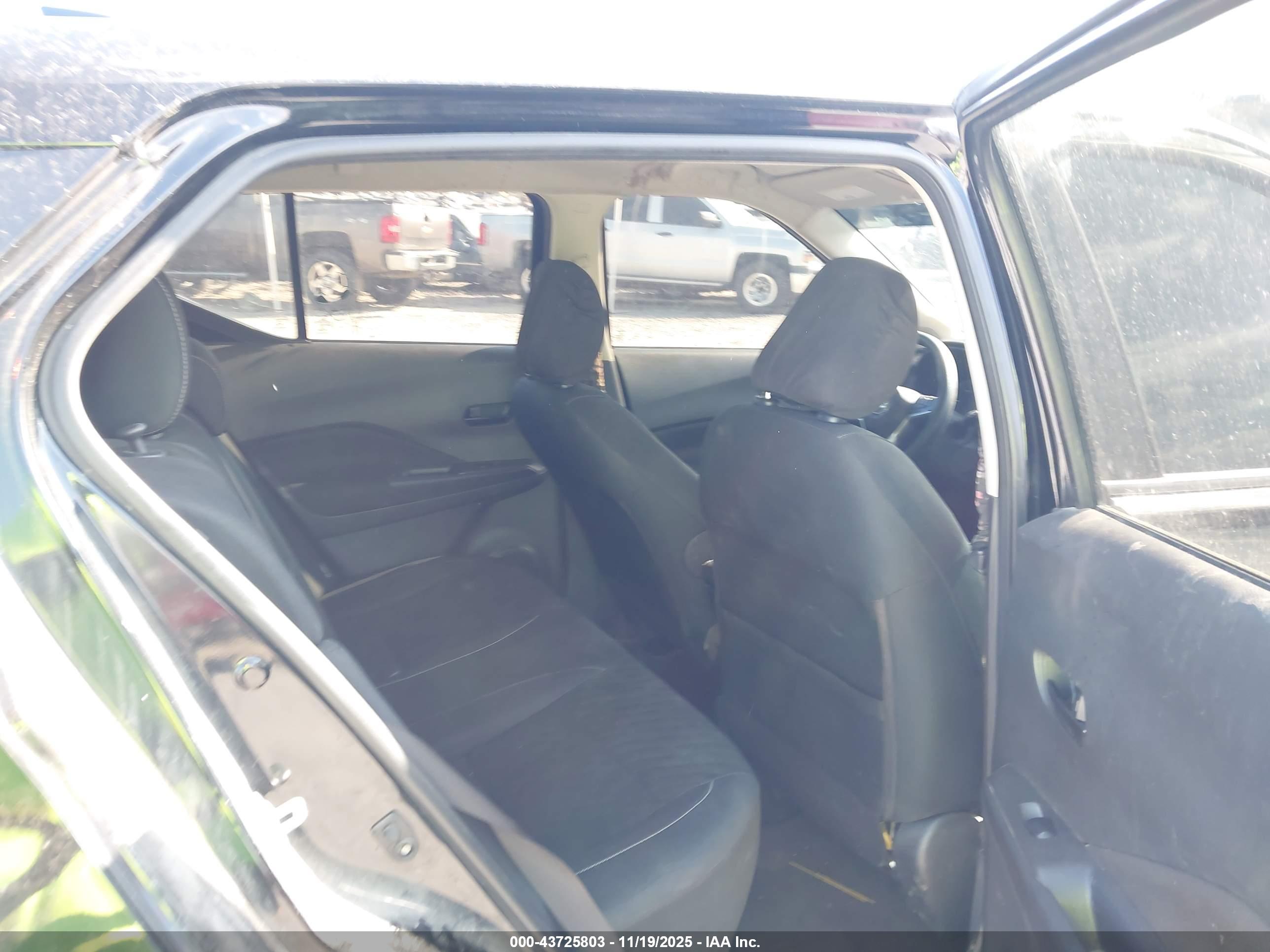 NISSAN KICKS image 8