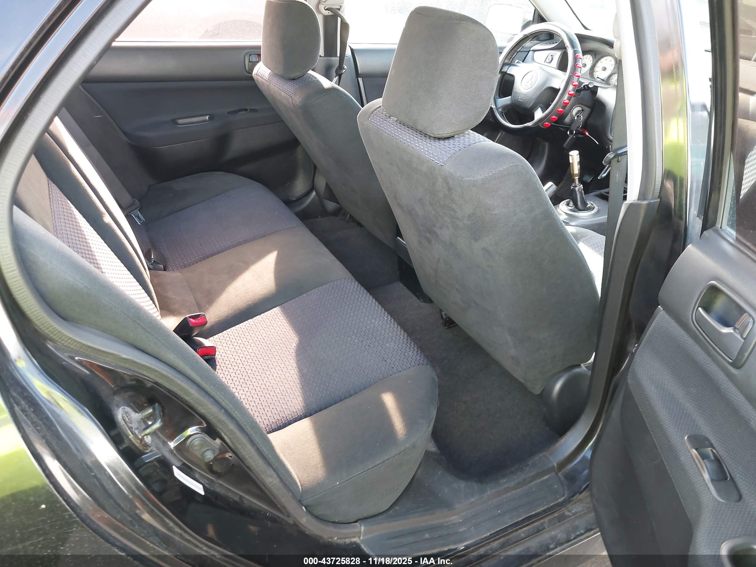 MITSUBISHI LANCER image 8