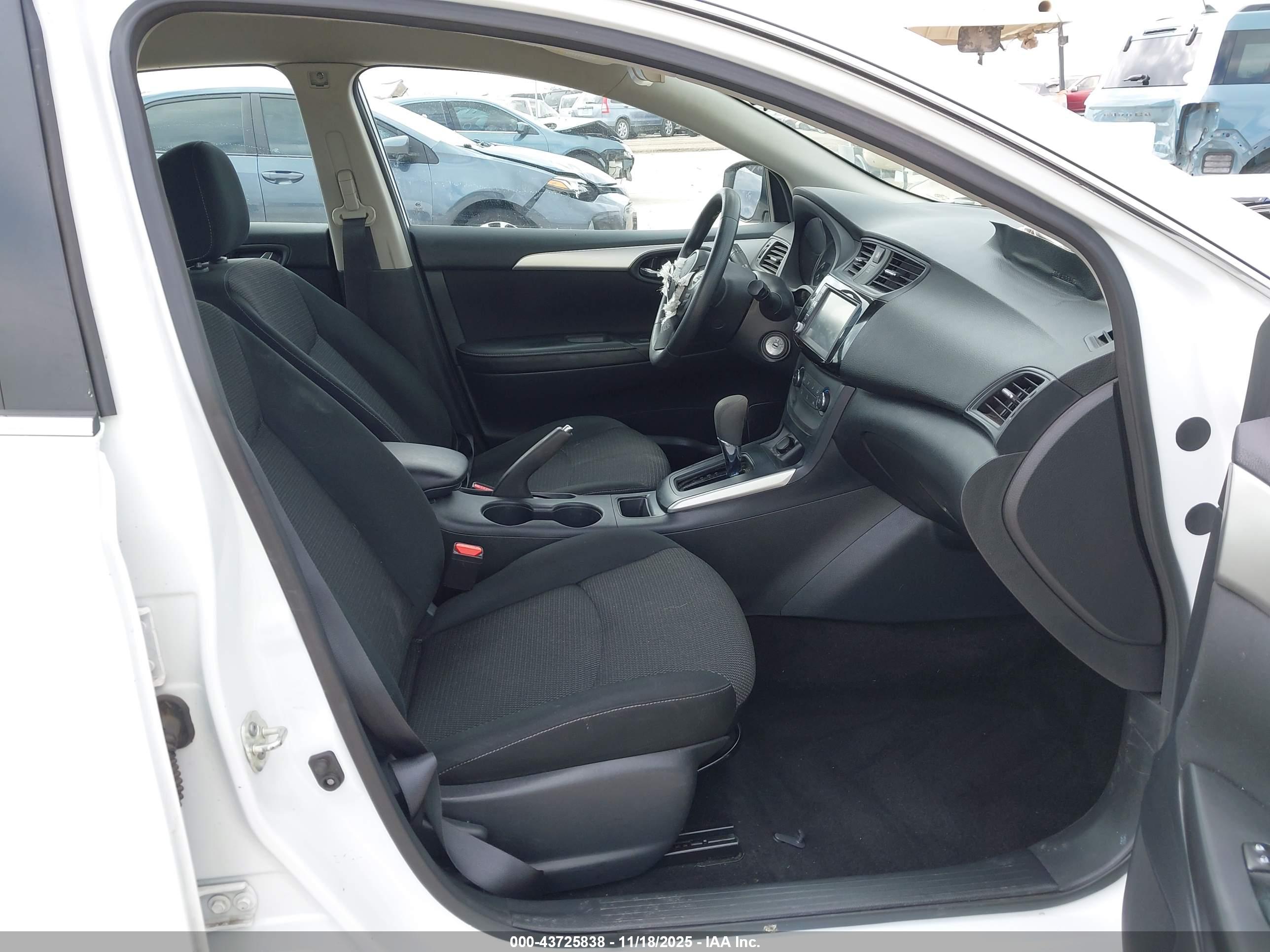 NISSAN SENTRA image 5