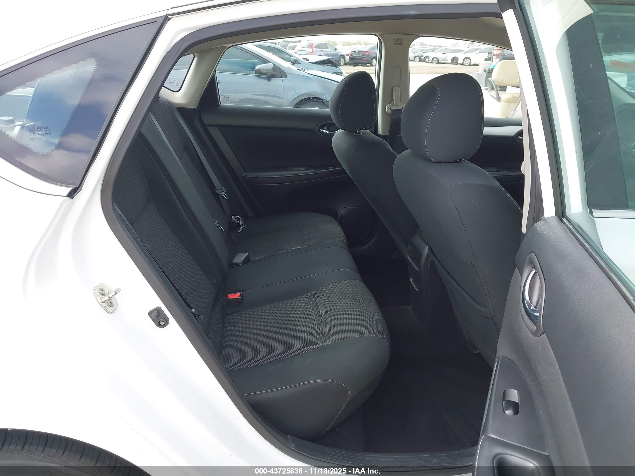 NISSAN SENTRA image 8