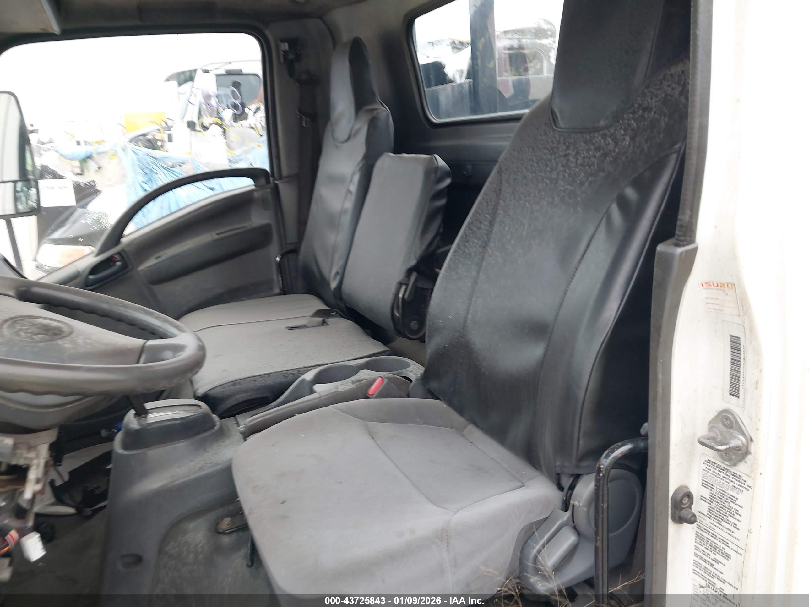 ISUZU NPR image 7