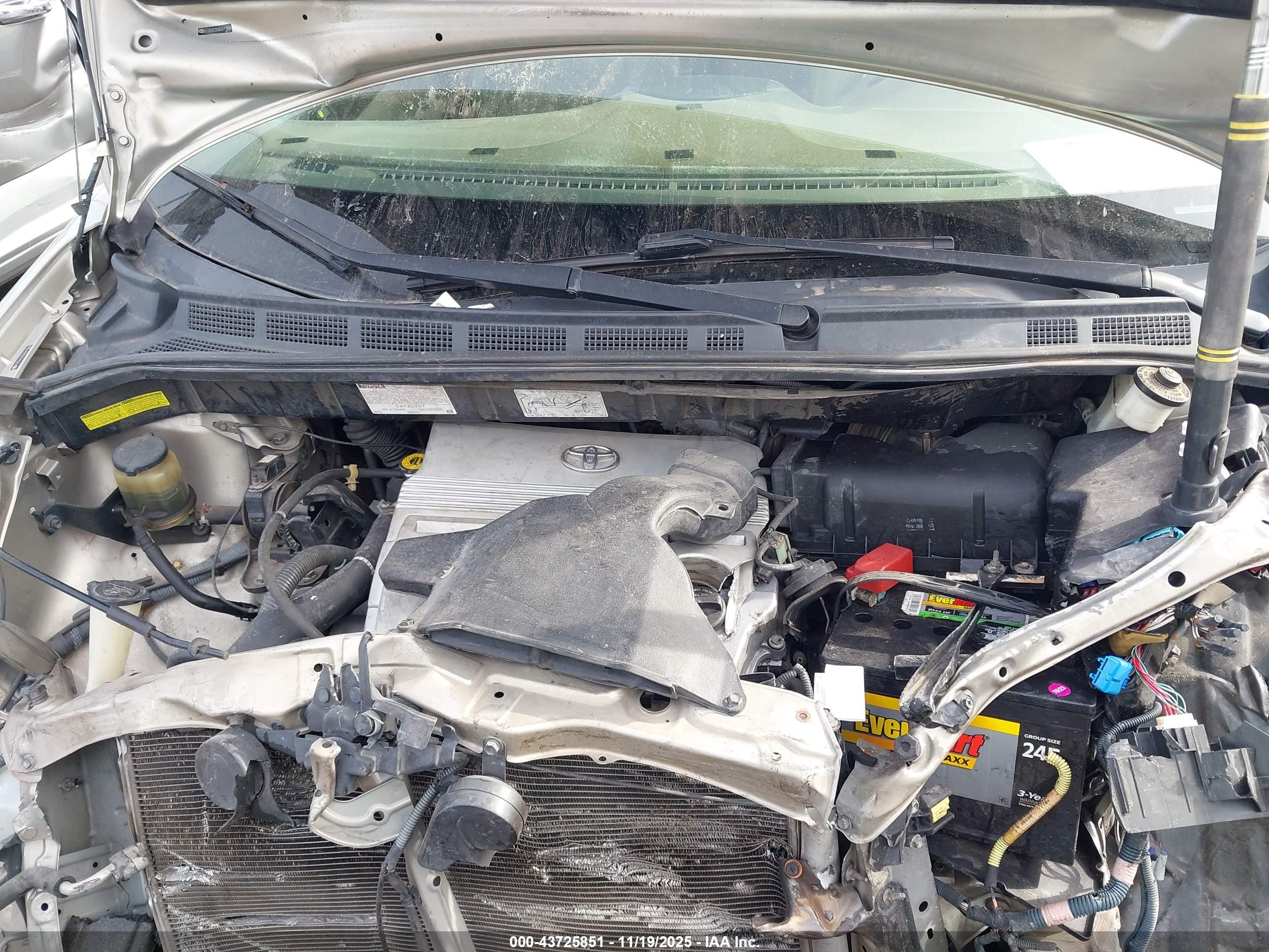 TOYOTA SIENNA image 10