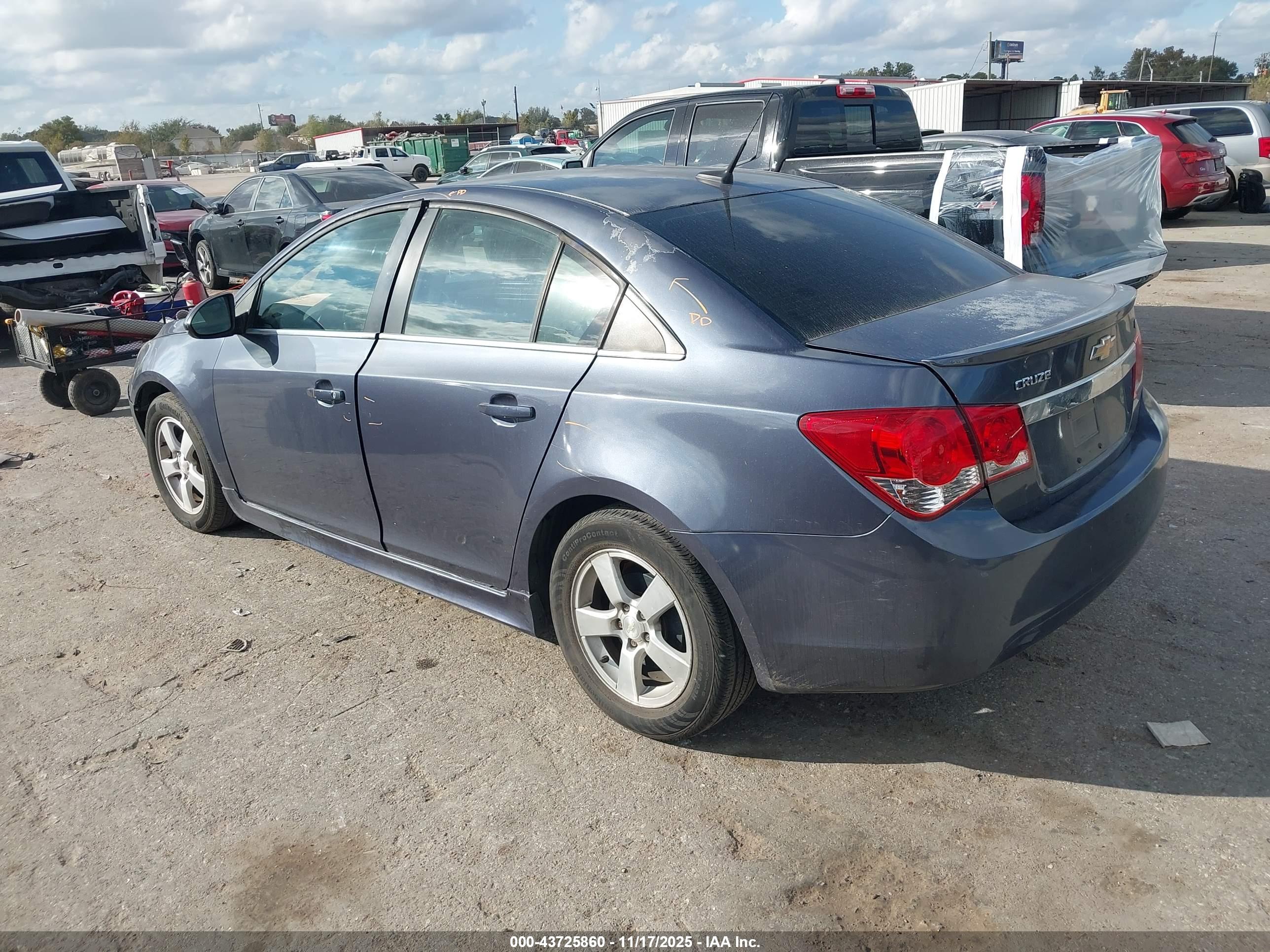 CHEVROLET CRUZE image 3