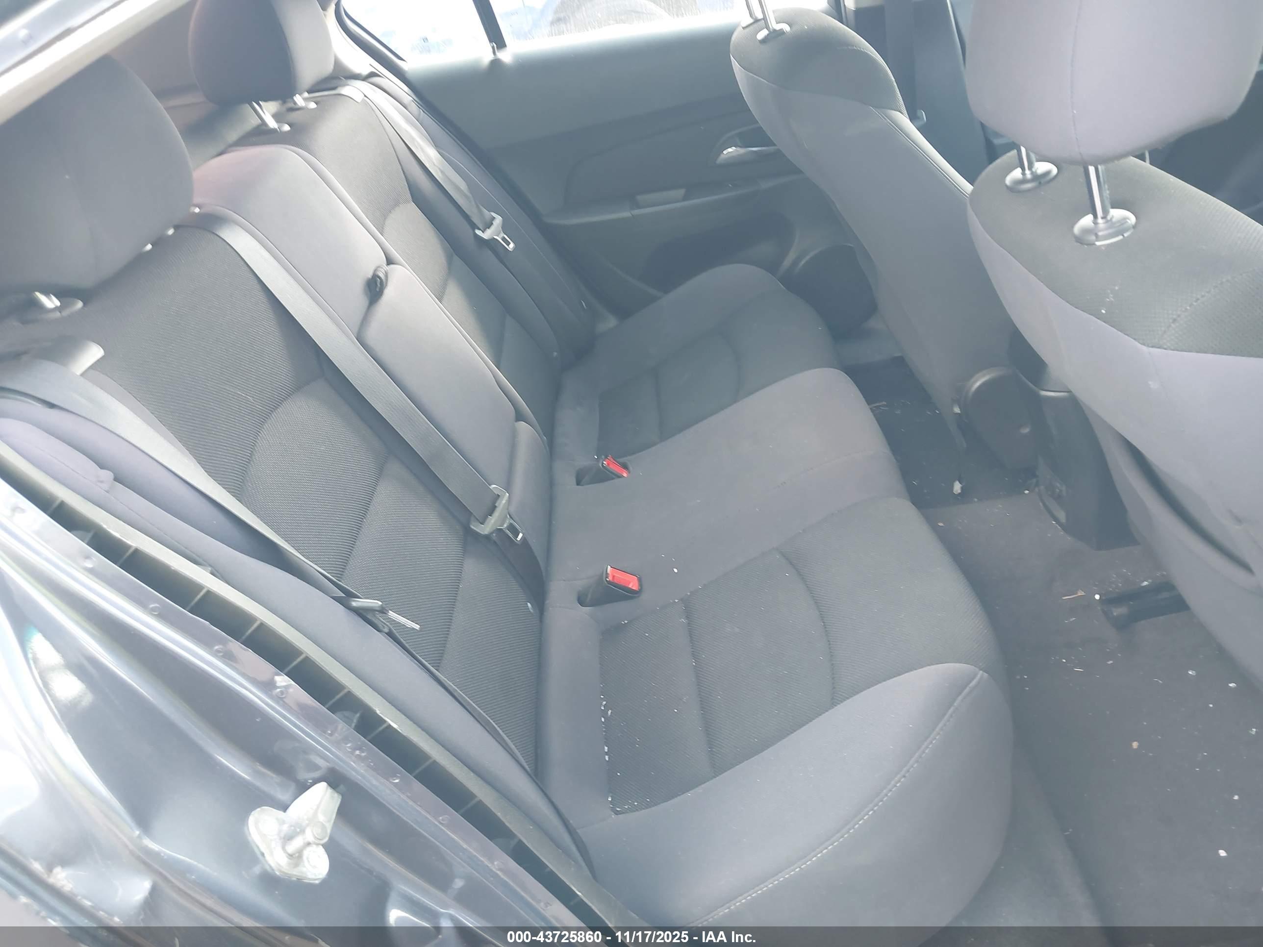 CHEVROLET CRUZE image 8