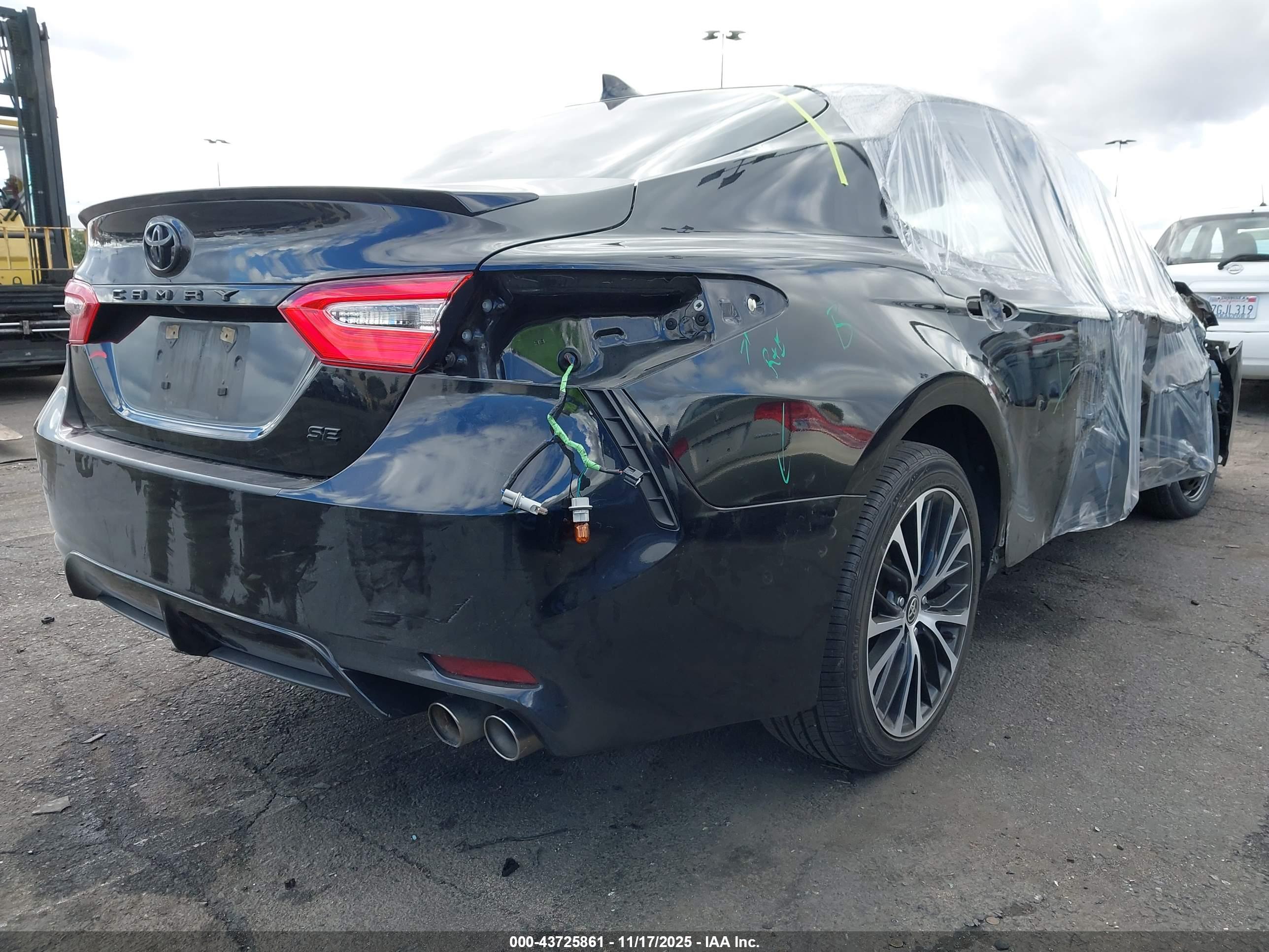 TOYOTA CAMRY image 4