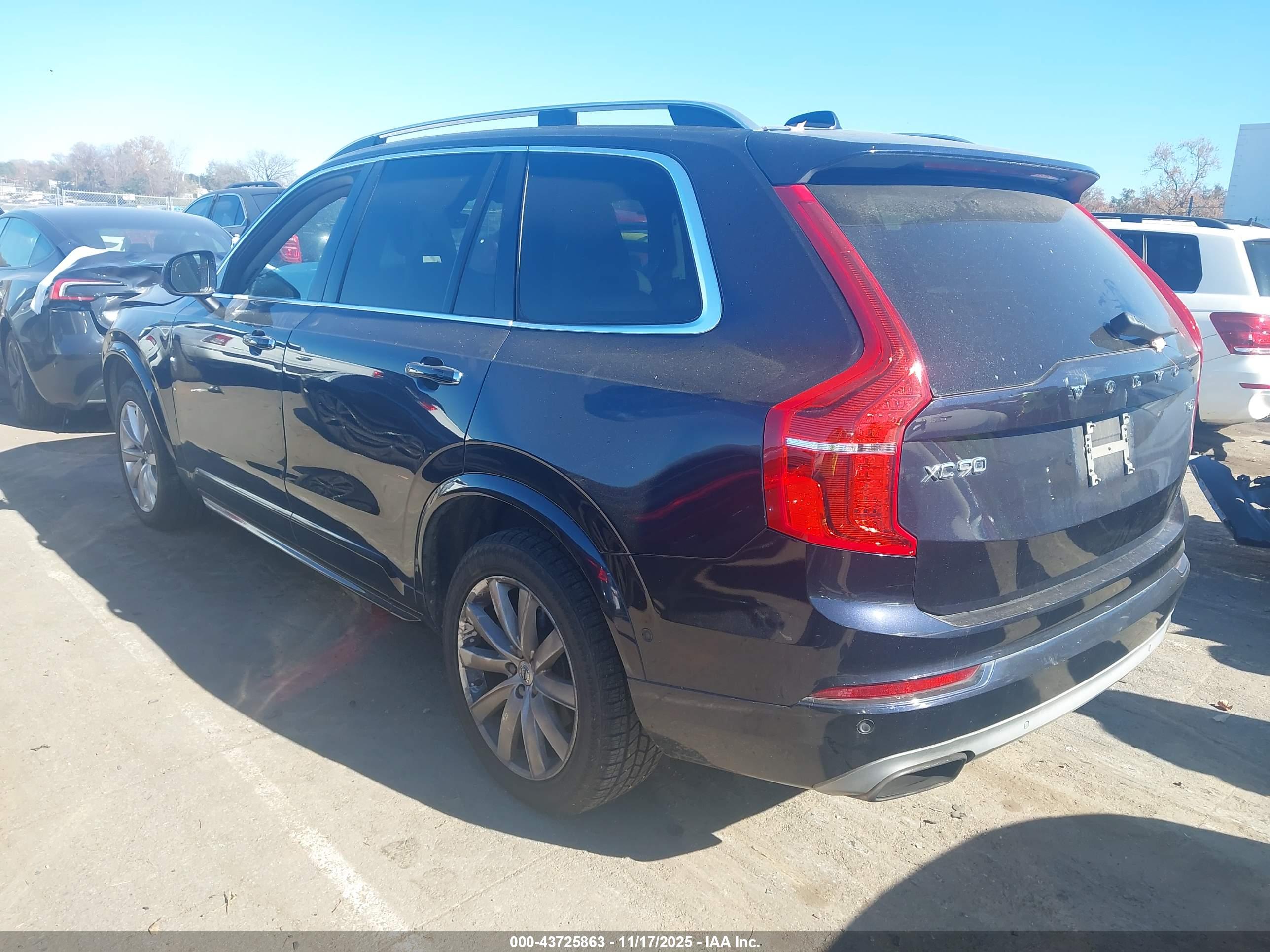 VOLVO XC90 image 3