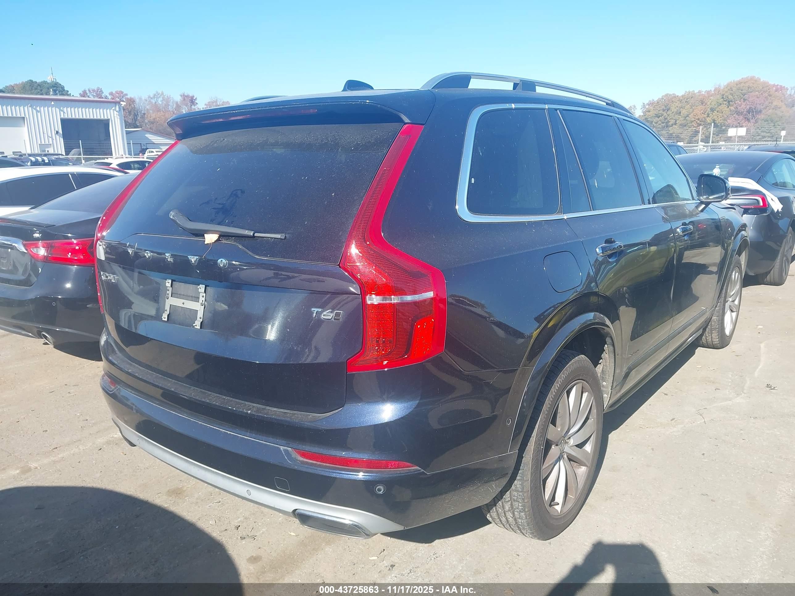 VOLVO XC90 image 4