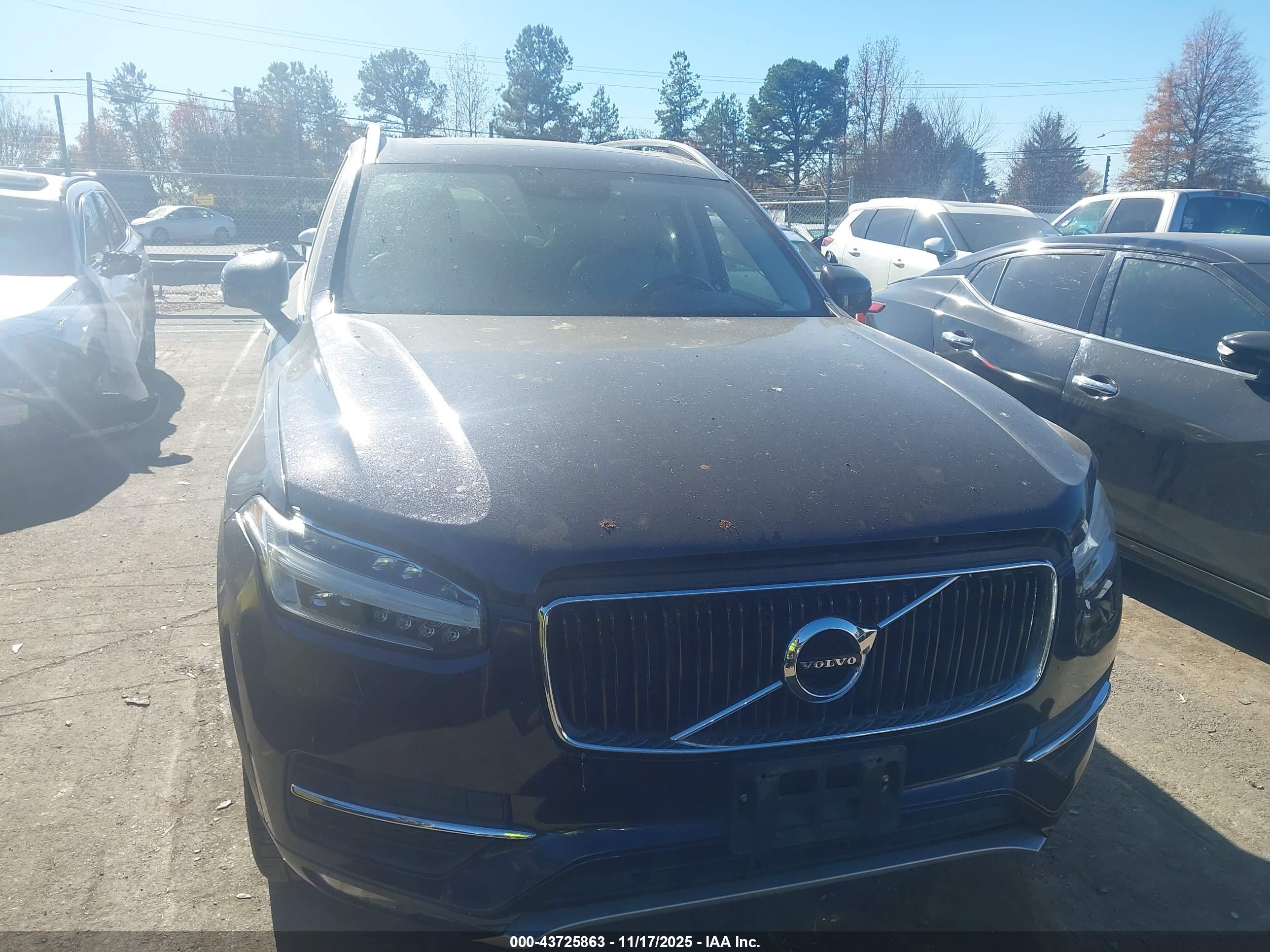 VOLVO XC90 image 6