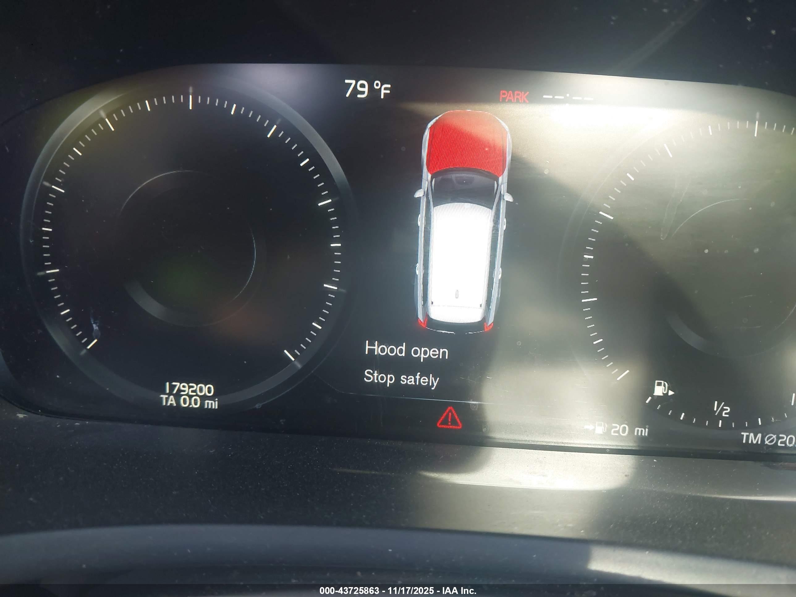 VOLVO XC90 image 7