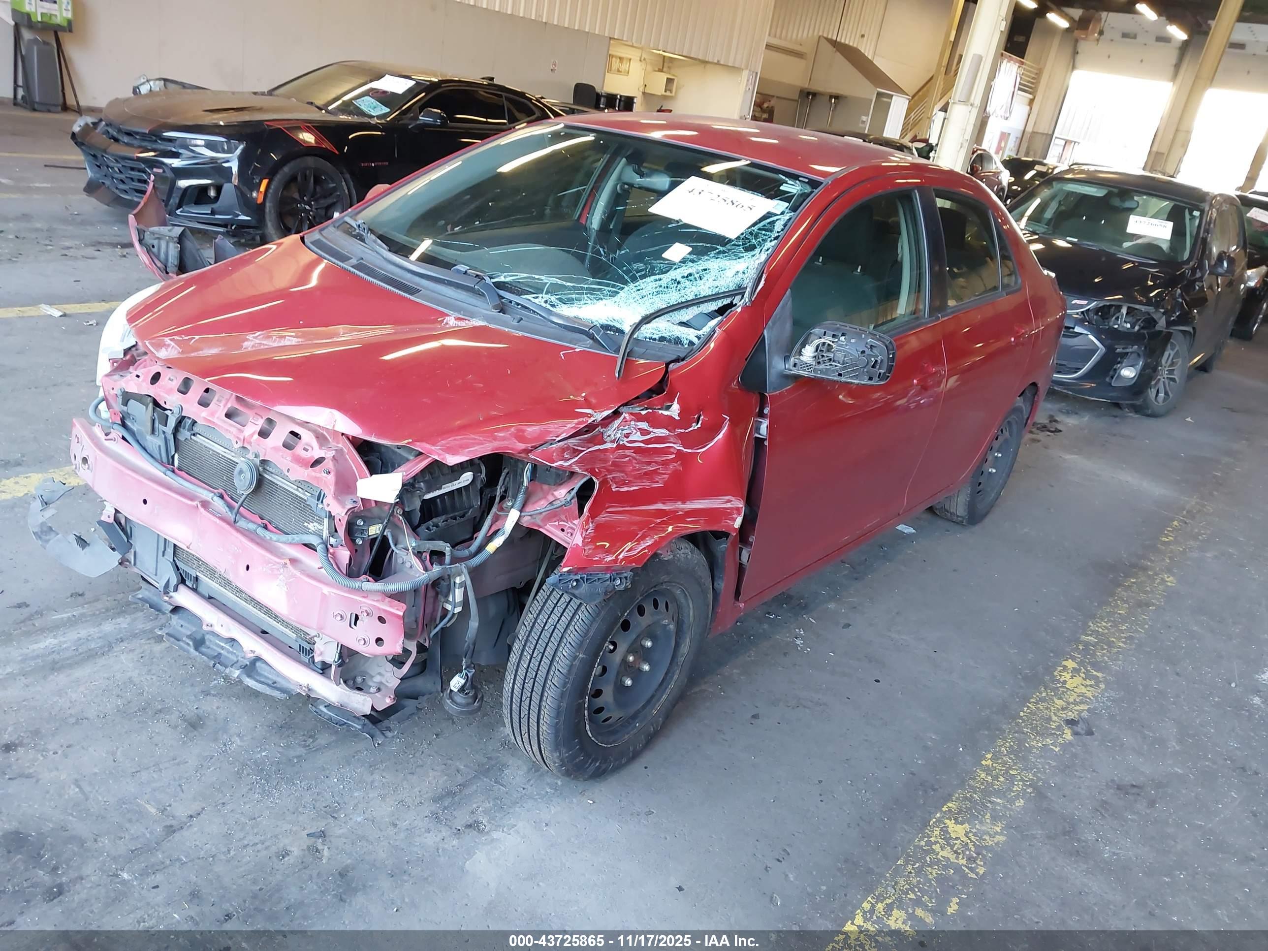 TOYOTA YARIS image 2