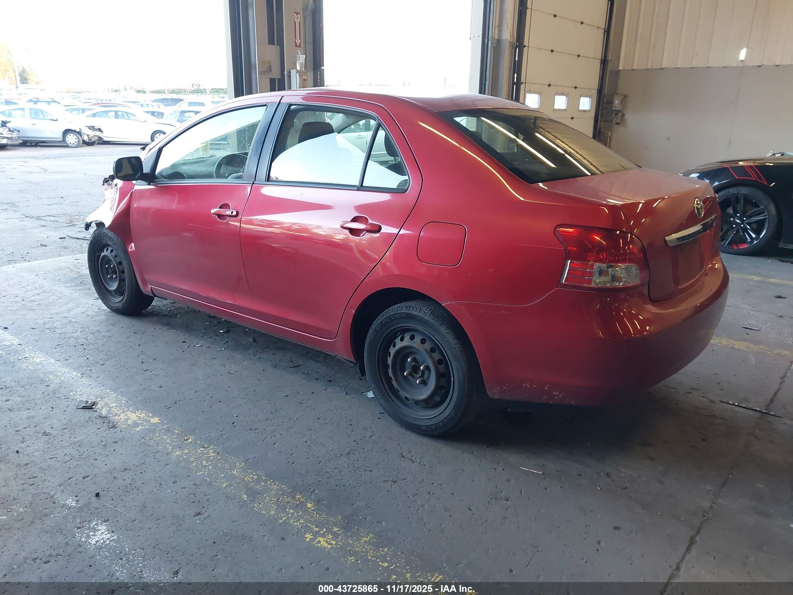 TOYOTA YARIS image 3