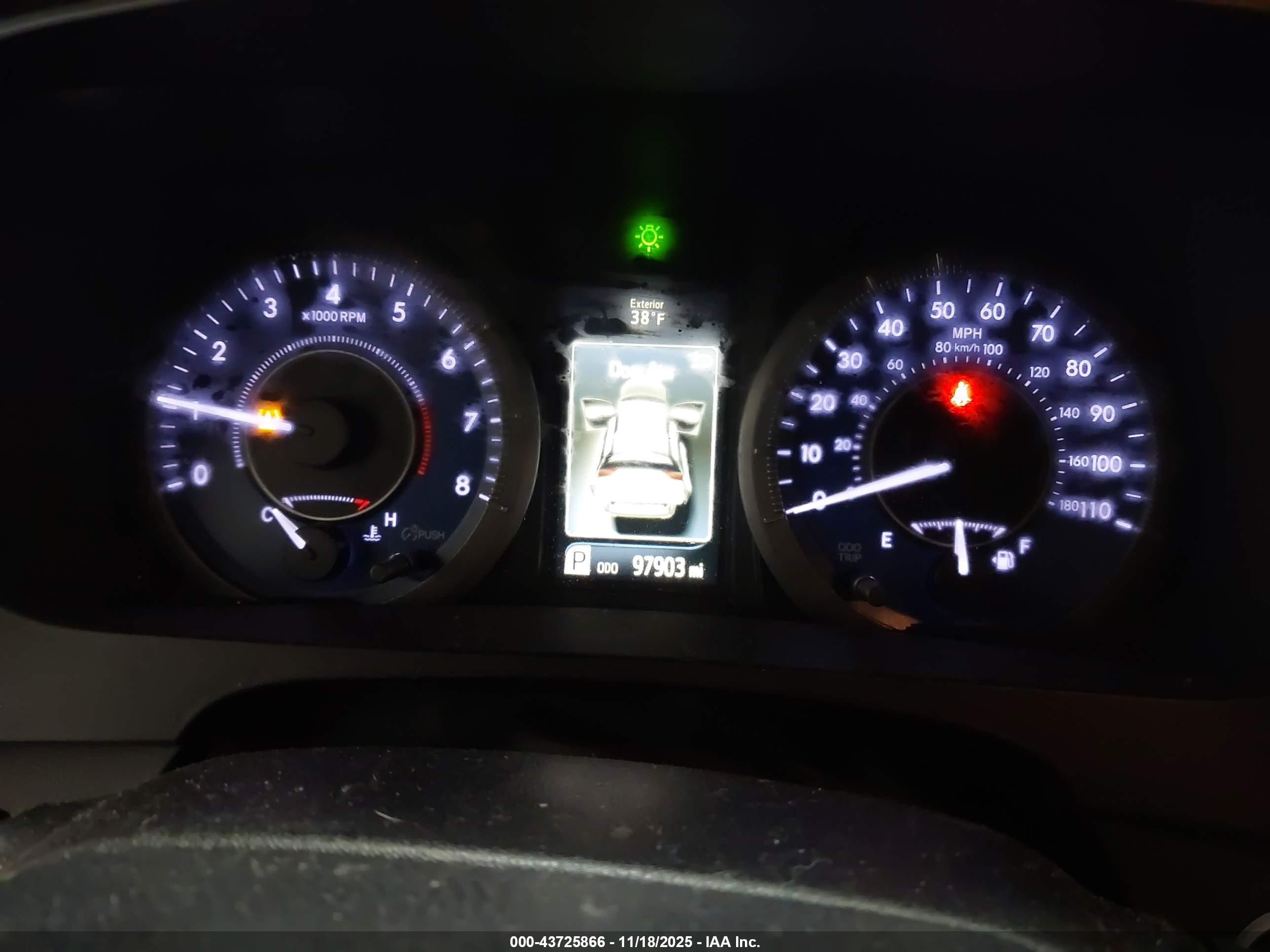 TOYOTA SIENNA image 7