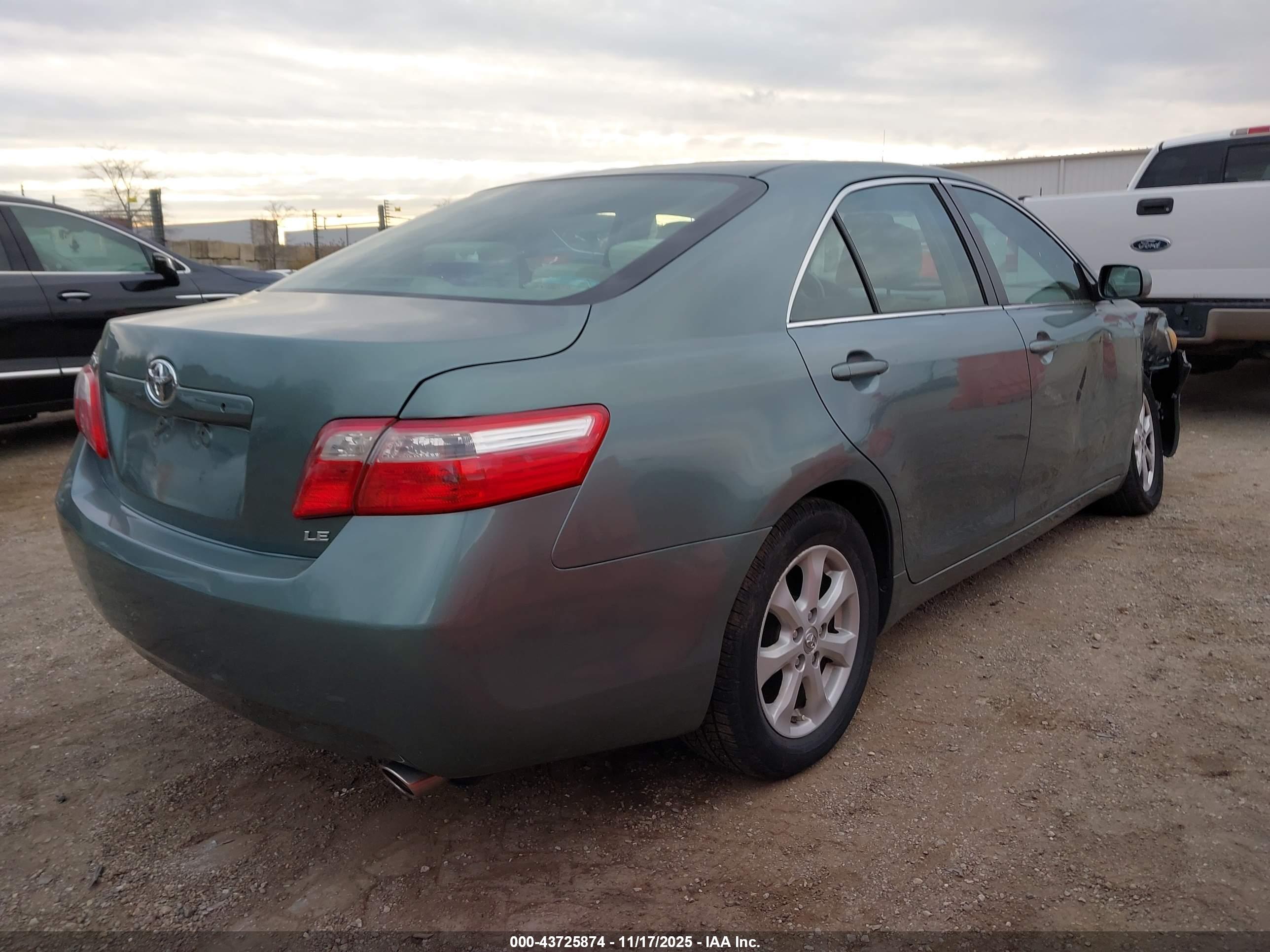TOYOTA CAMRY image 4