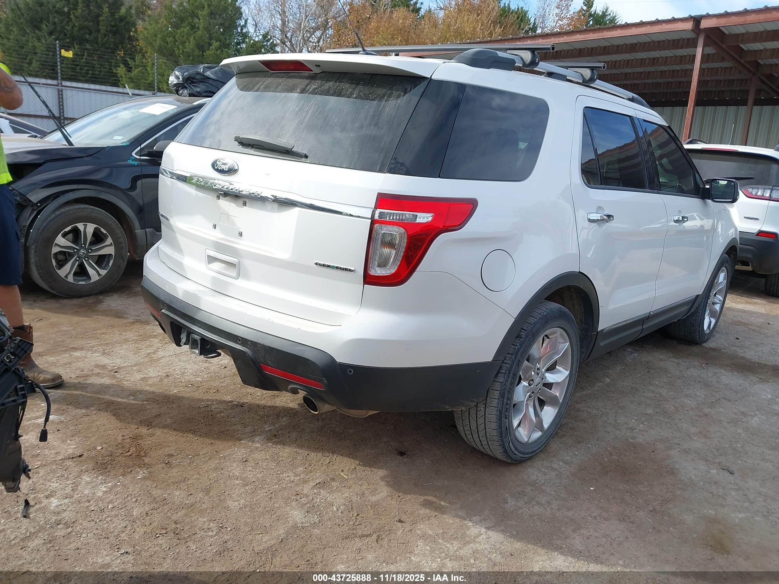 FORD EXPLORER image 4