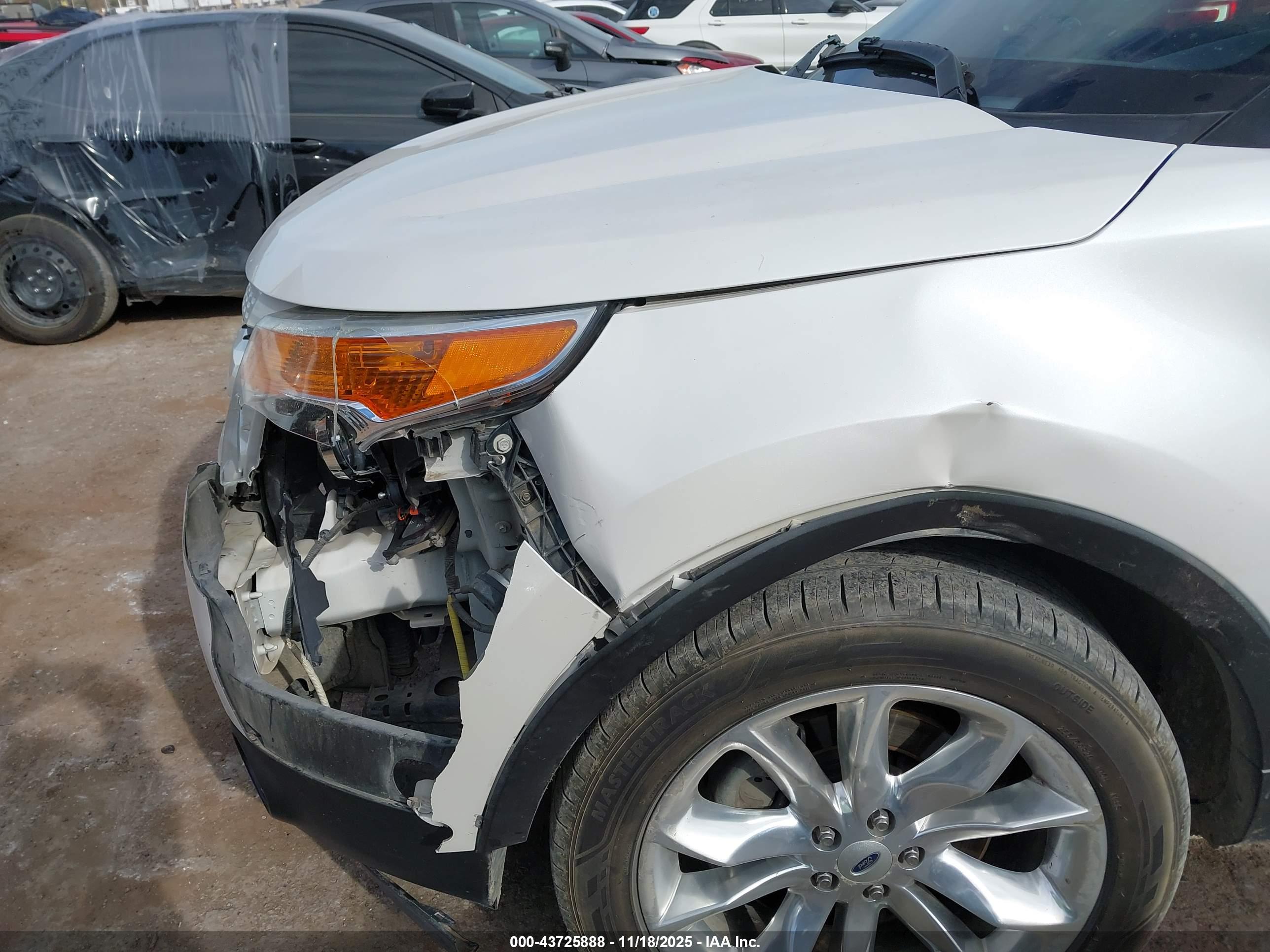 FORD EXPLORER image 6