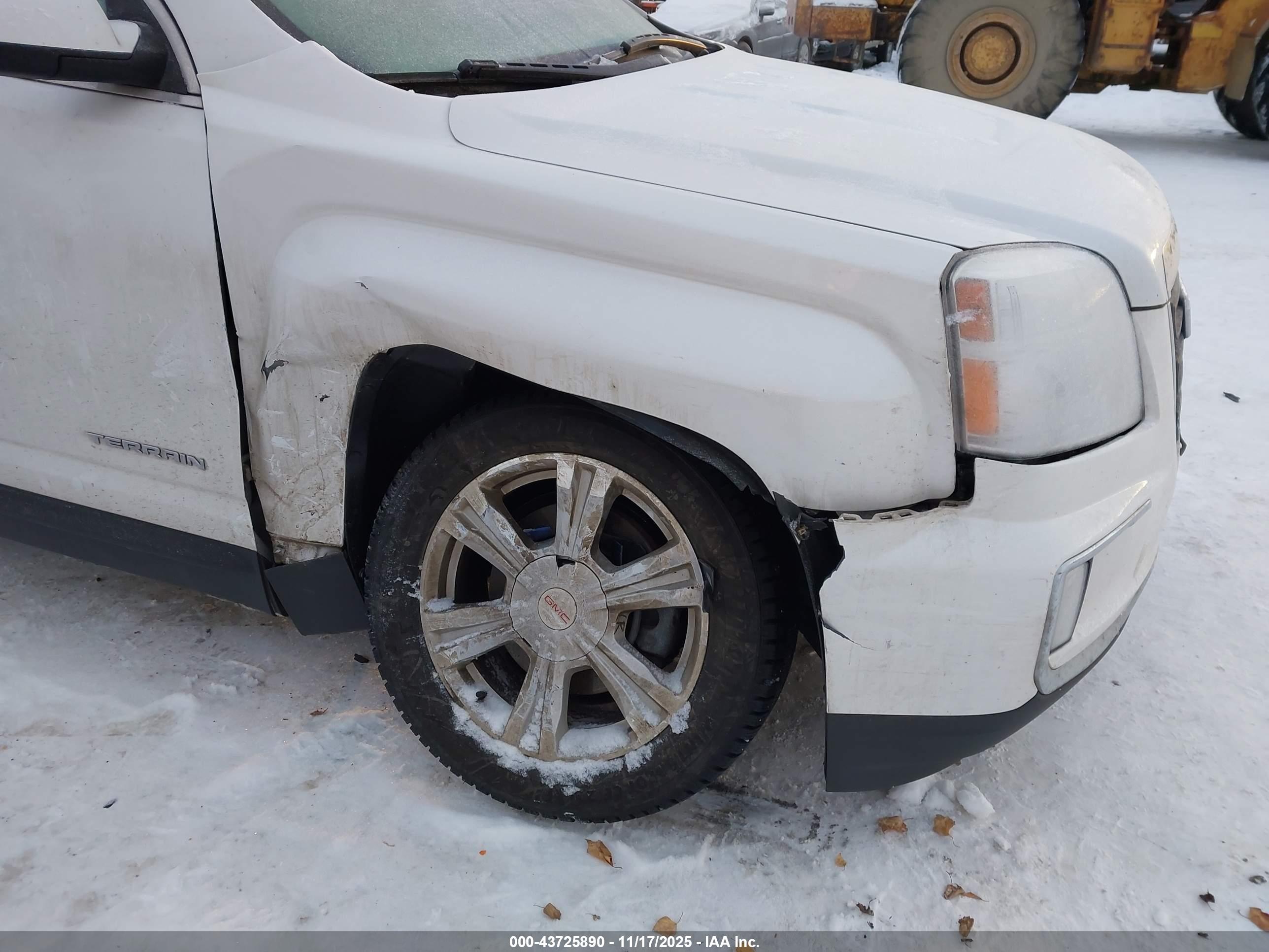 GMC TERRAIN image 6