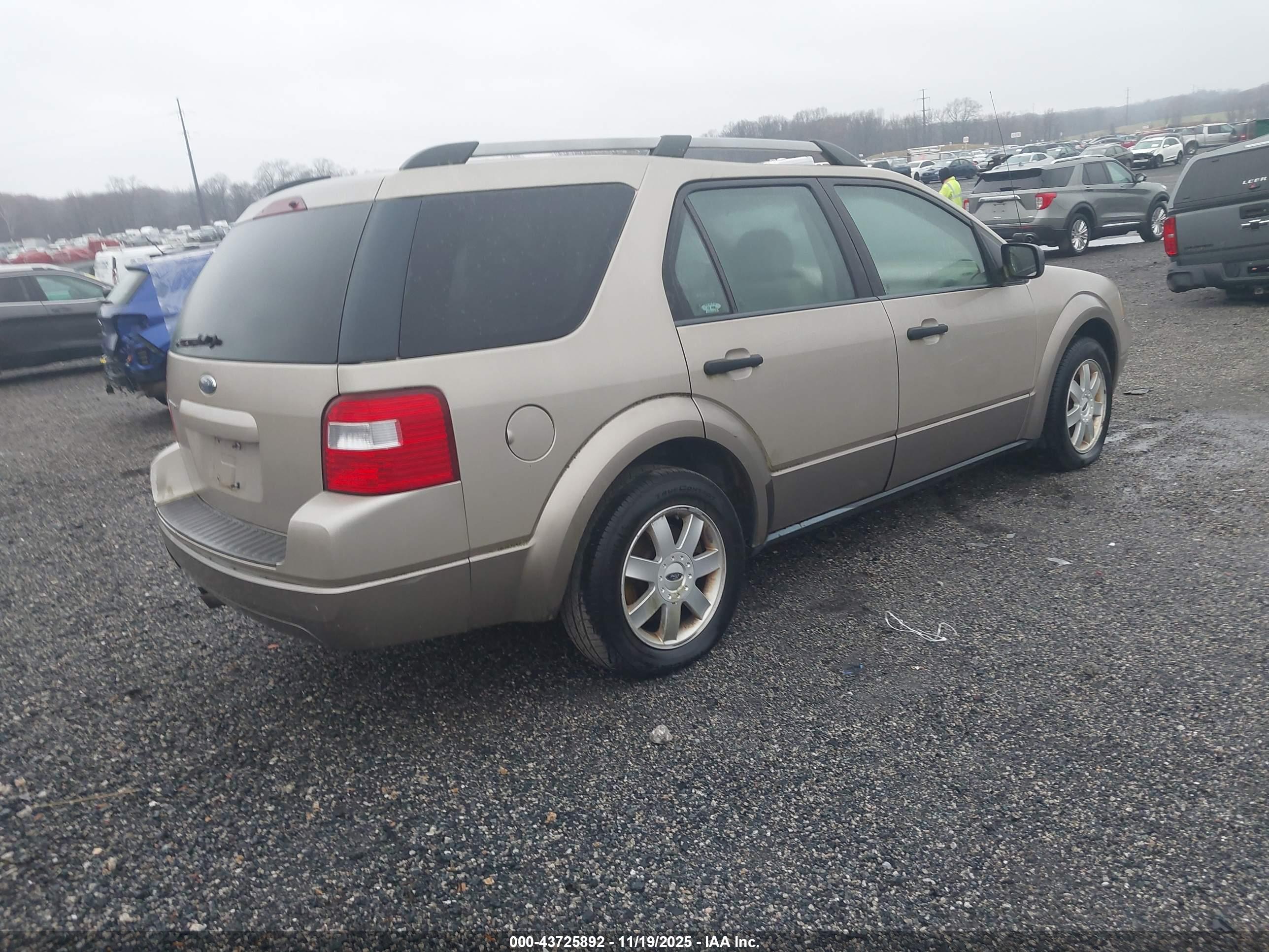 FORD FREESTYLE image 4
