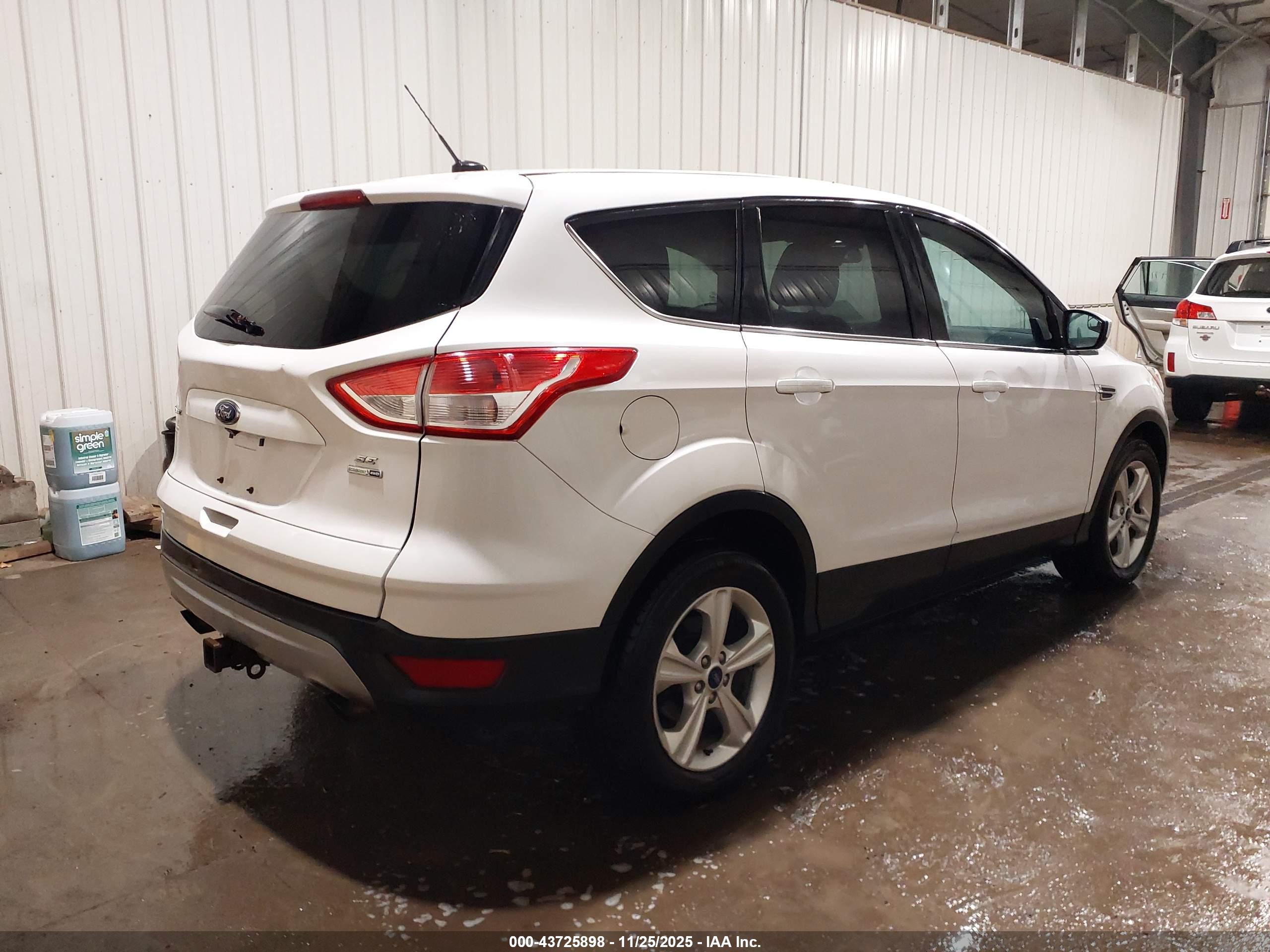 FORD ESCAPE image 4