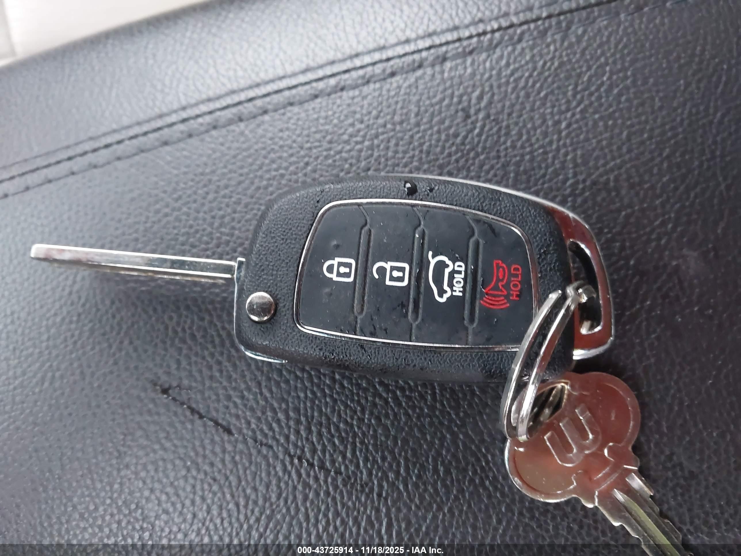 HYUNDAI SANTA image 11