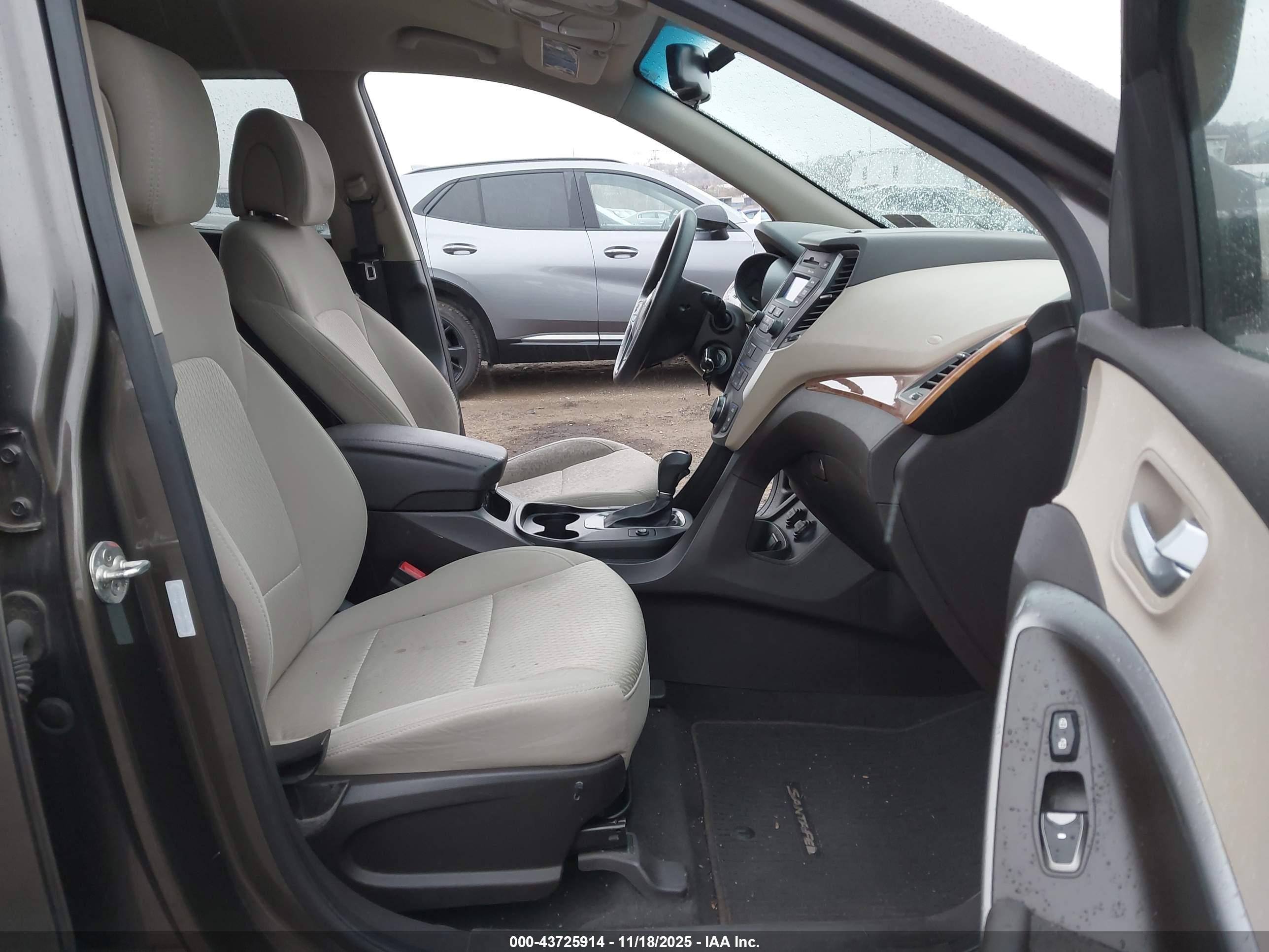 HYUNDAI SANTA image 5