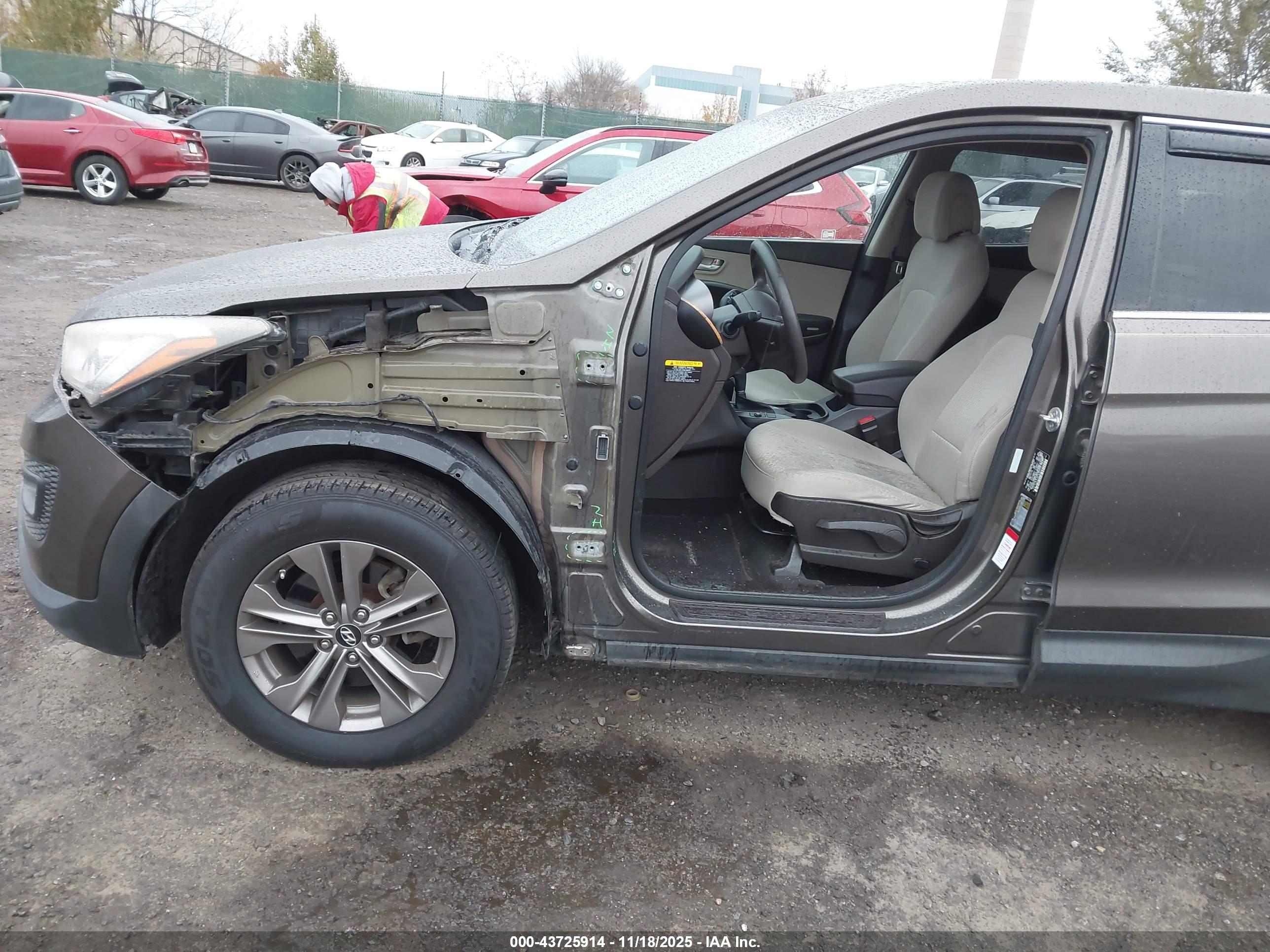 HYUNDAI SANTA image 6