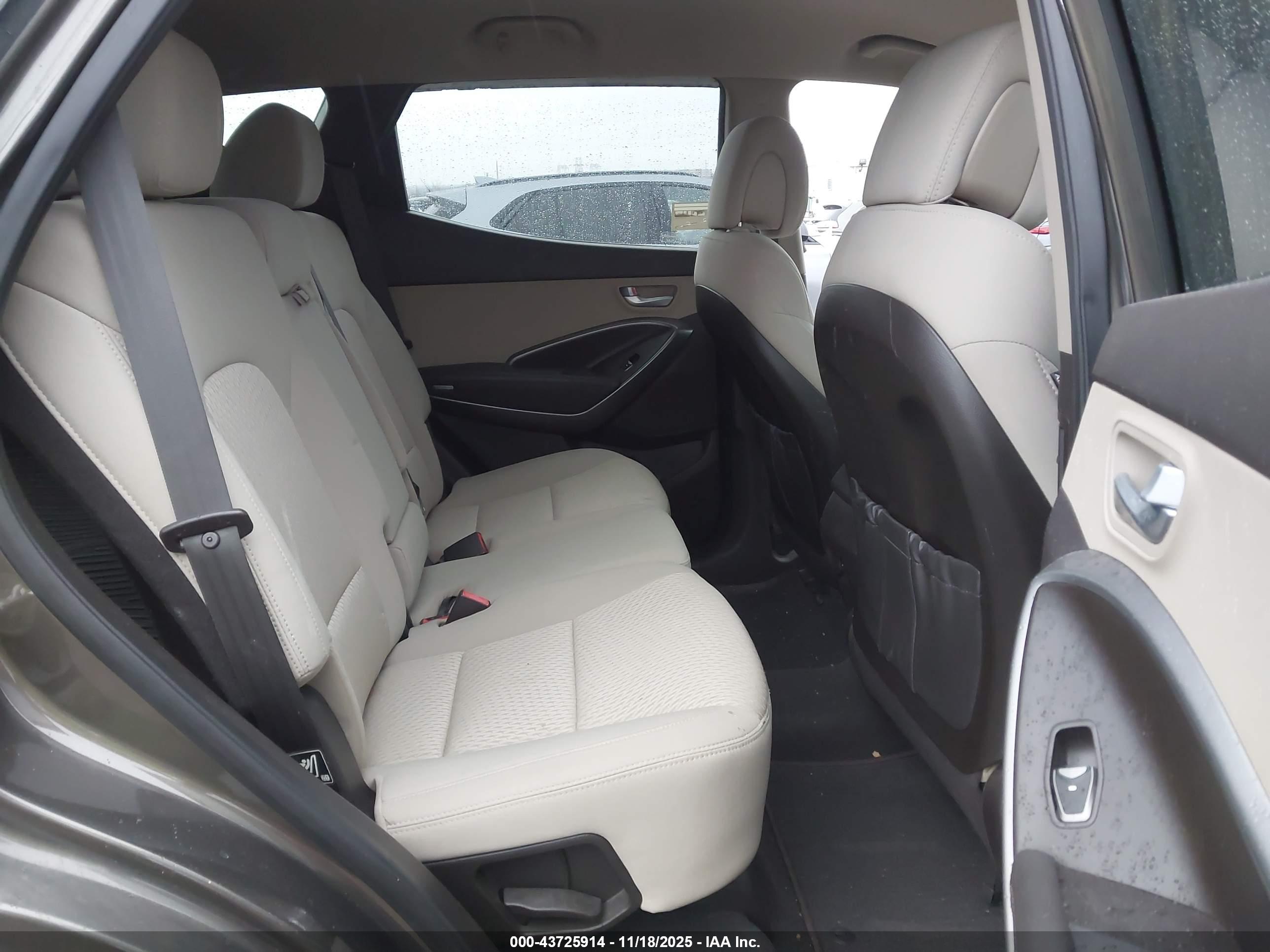 HYUNDAI SANTA image 8