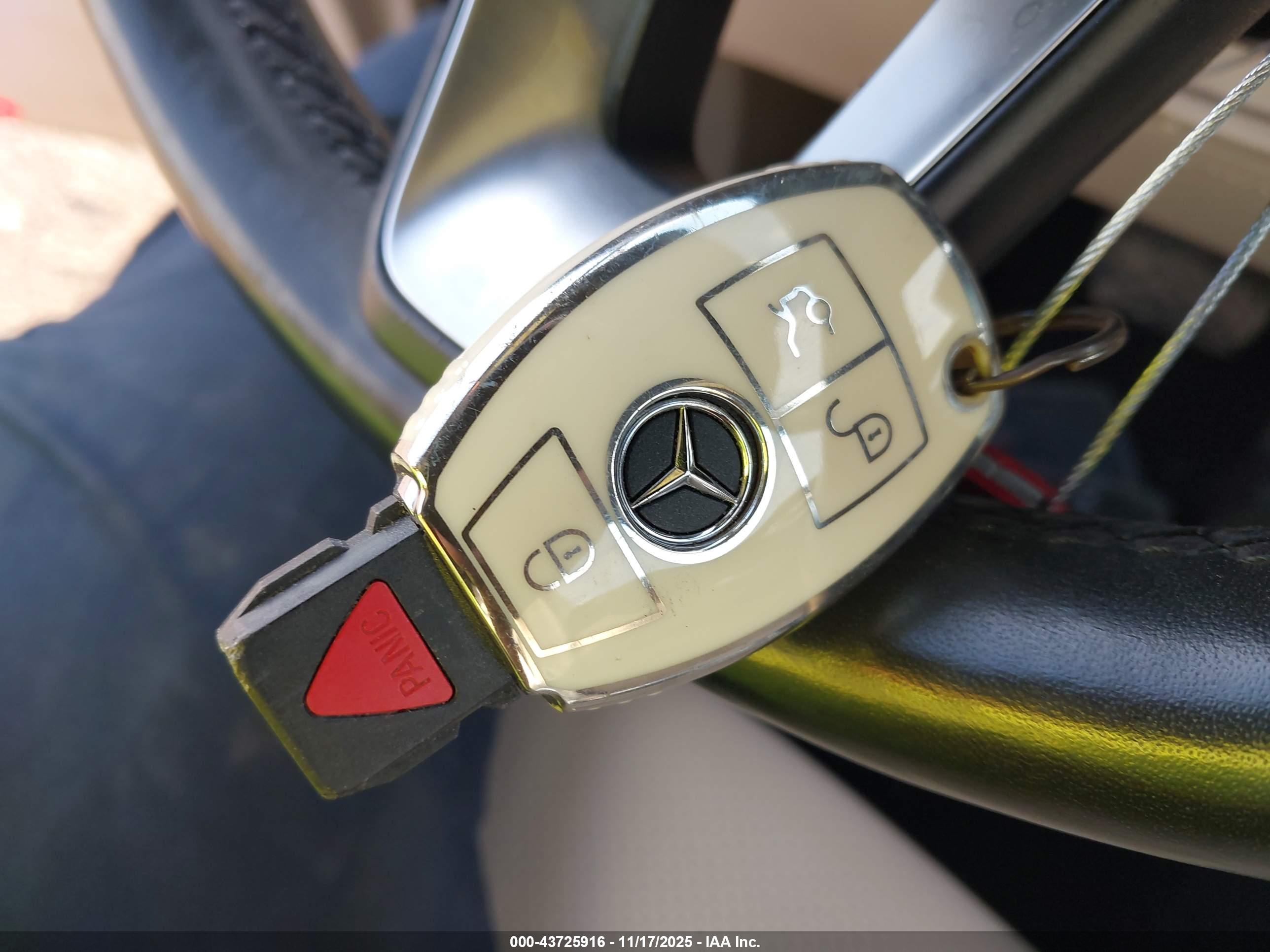 MERCEDES-BENZ GLC image 11